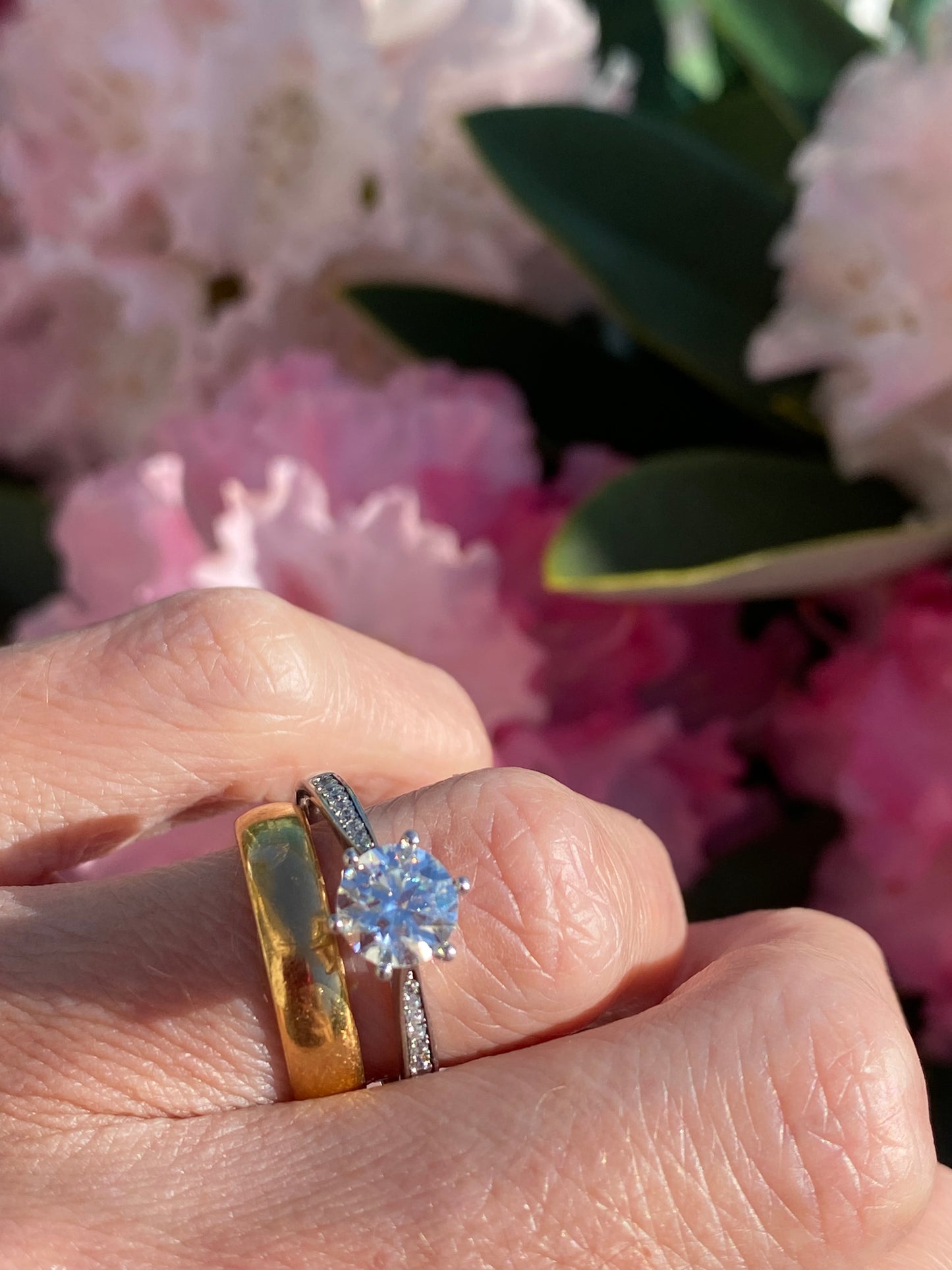 1.00 Carat Round Cut Solitaire Moissanite Engagement Ring