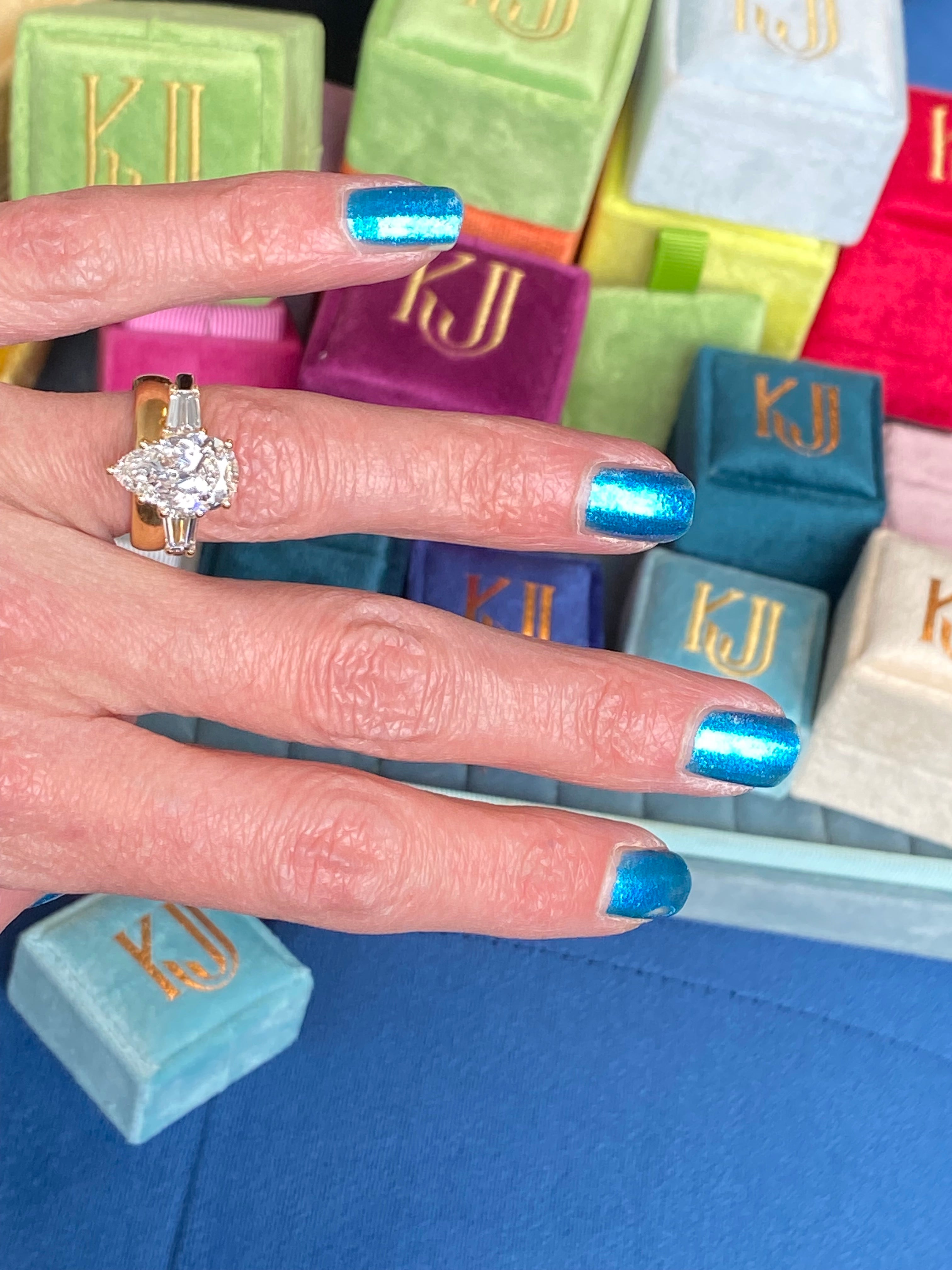 3.95 CTW Pear Cut D Colour VS1 Lab Diamond Engagement Ring in 18ct Yellow Gold