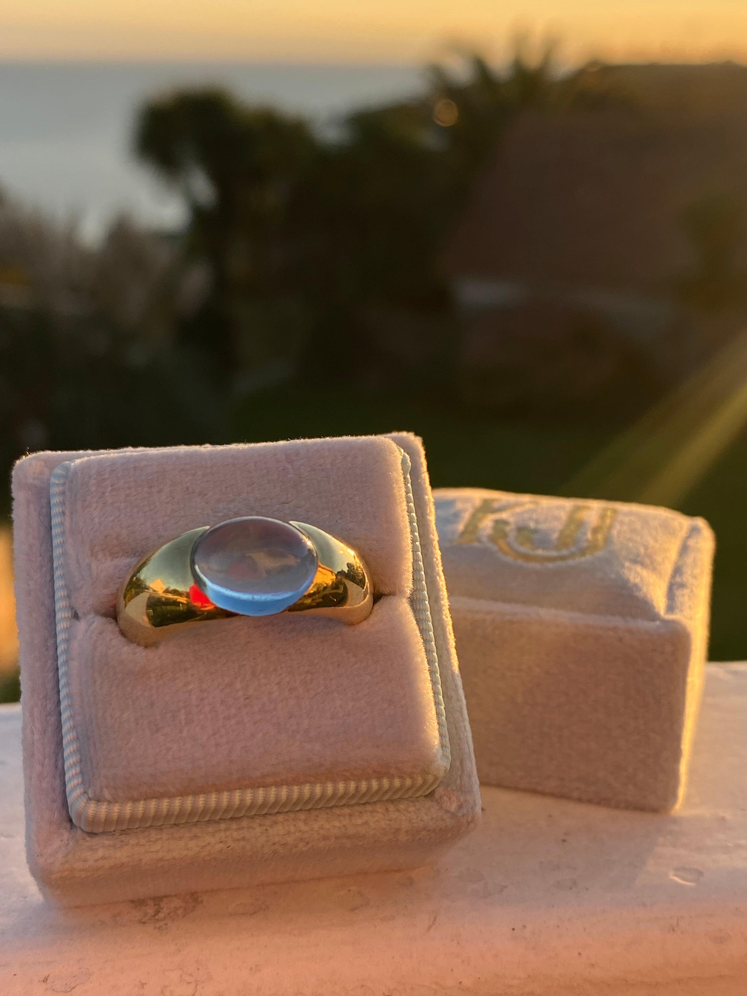 3.00 Carat East West Oval Cabochon Cut Aquamarine Vintage Solitaire Ring in 18ct Yellow Gold
