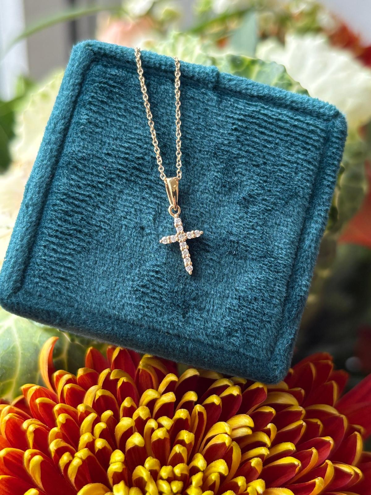Beautiful Natural Diamond Cross in 18ct Yellow Gold