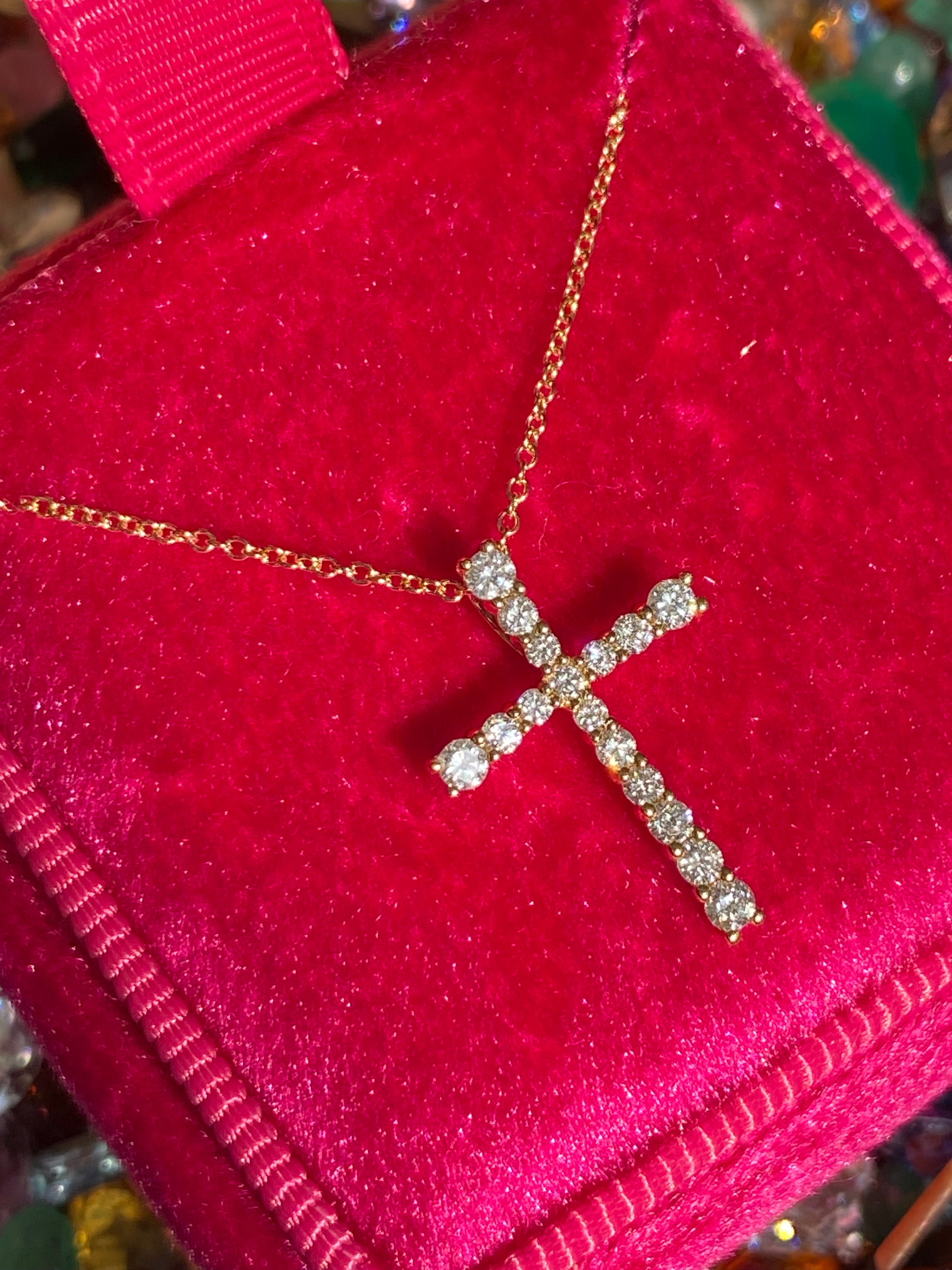 0.29 CTW Natural Diamond Cross in 18ct Yellow Gold