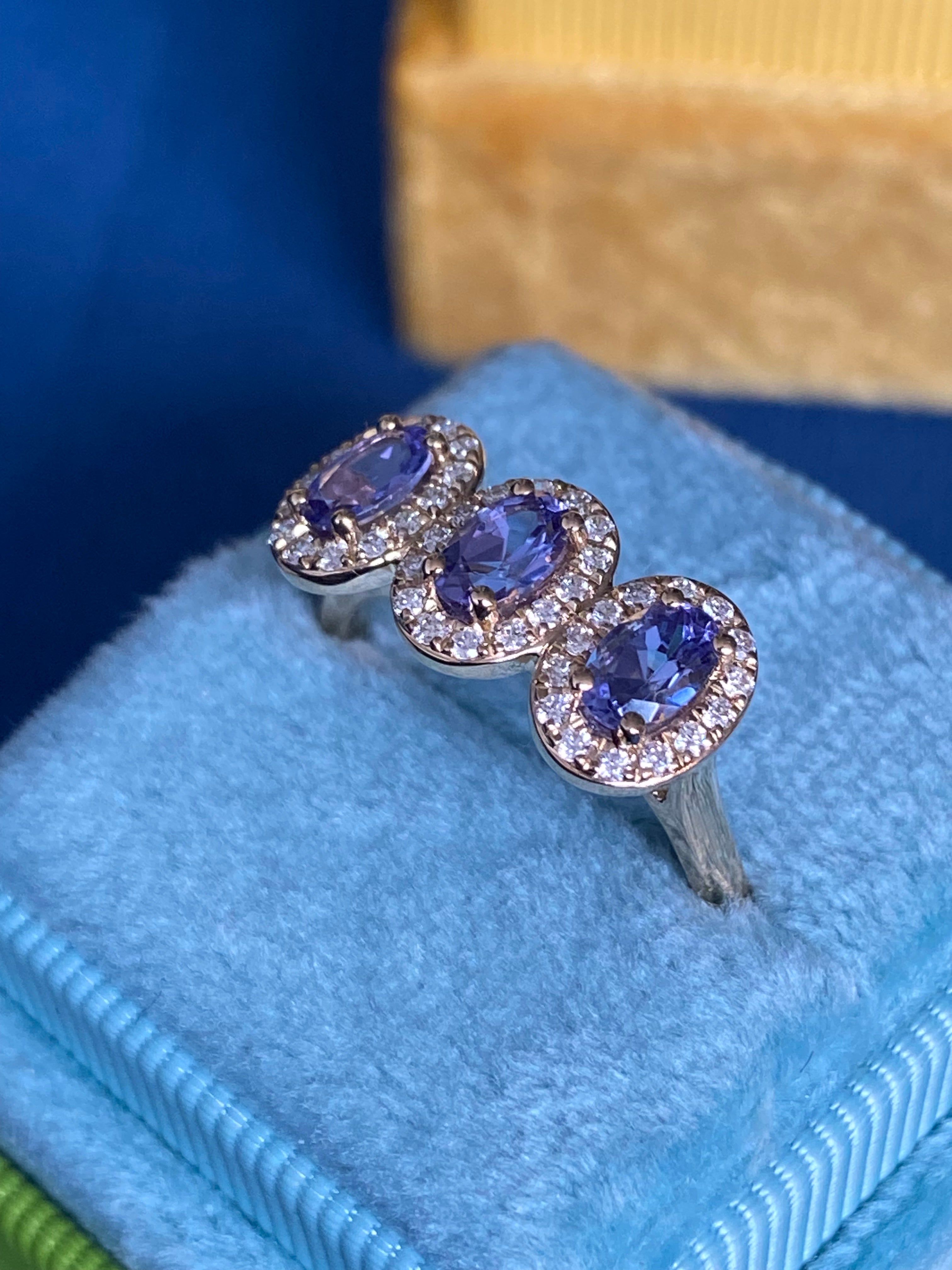 Stunning 1.11 CTW Tanzanite and Natural Diamond Ring in 9ct Yellow Gold