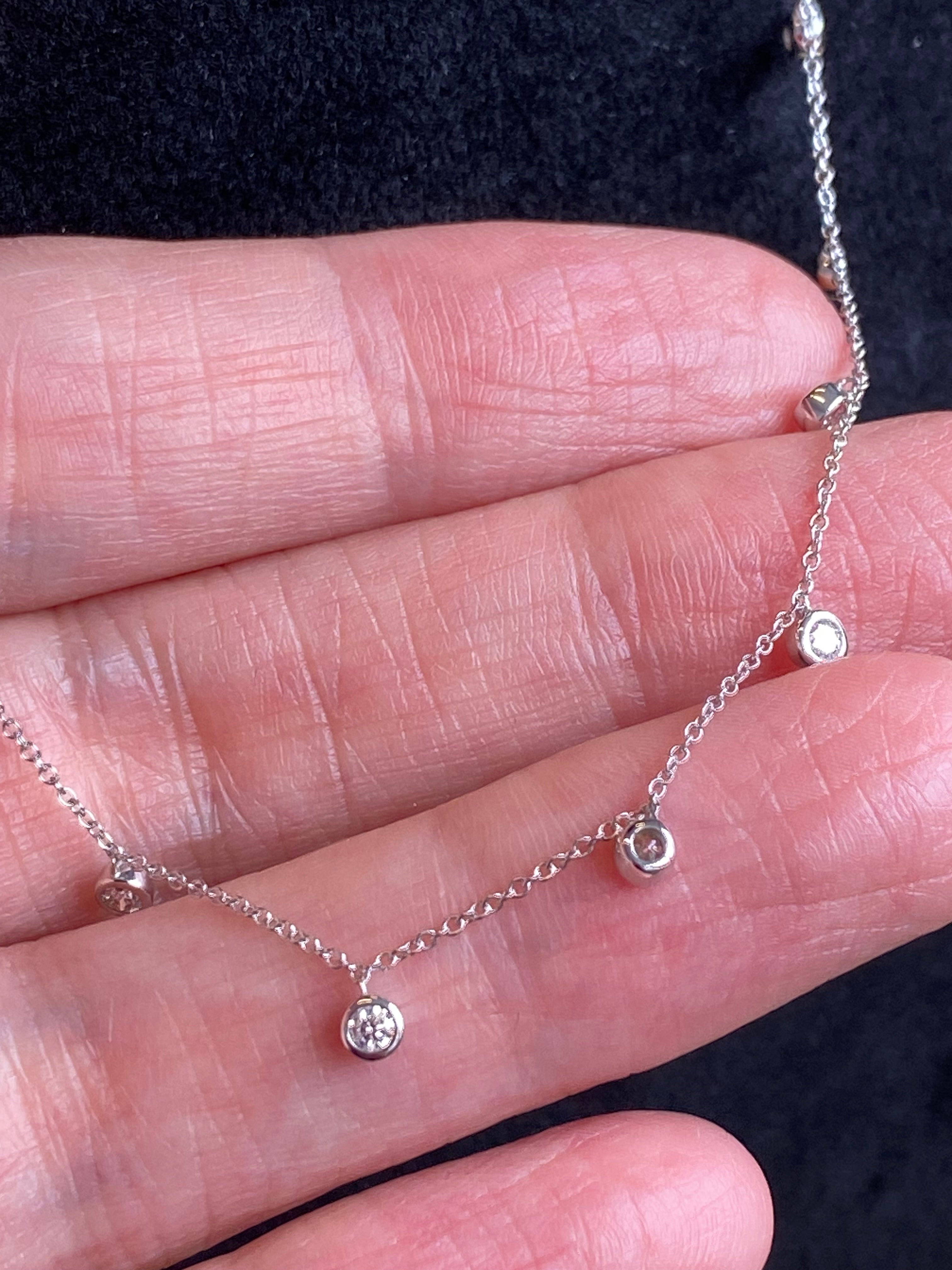 Beautiful 0.90 CTW Natural Diamond Necklace in 18ct White Gold