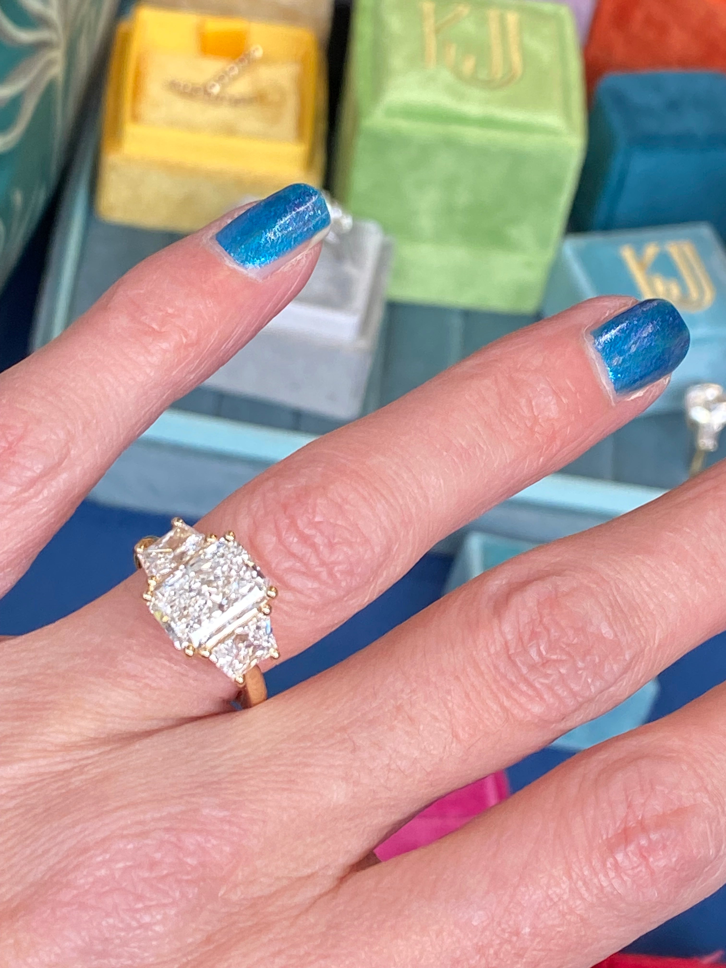 4.28 CTW Radiant Cut D Colour VS2 Lab Diamond Engagement Ring in 18ct Yellow Gold