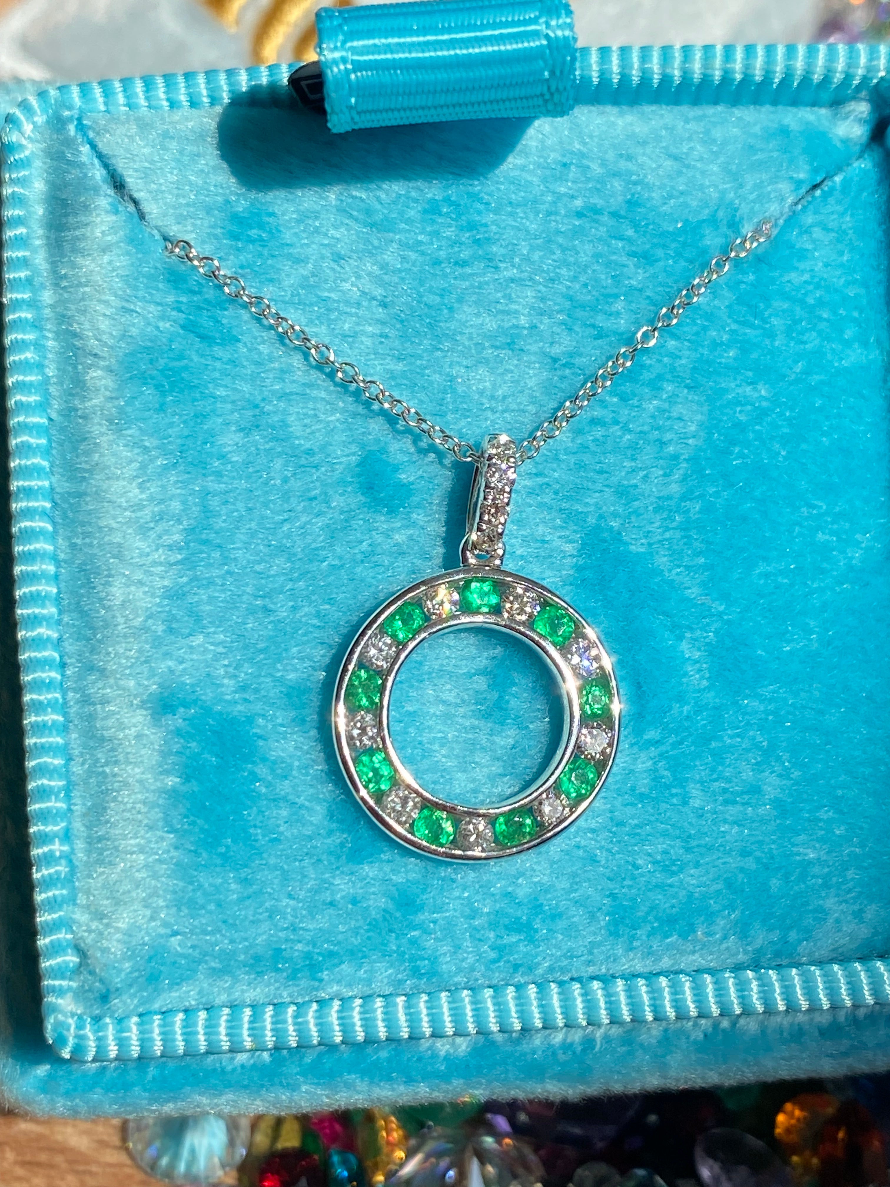 Beautiful Emerald and Natural Diamond Pendant Necklace in 18ct White Gold