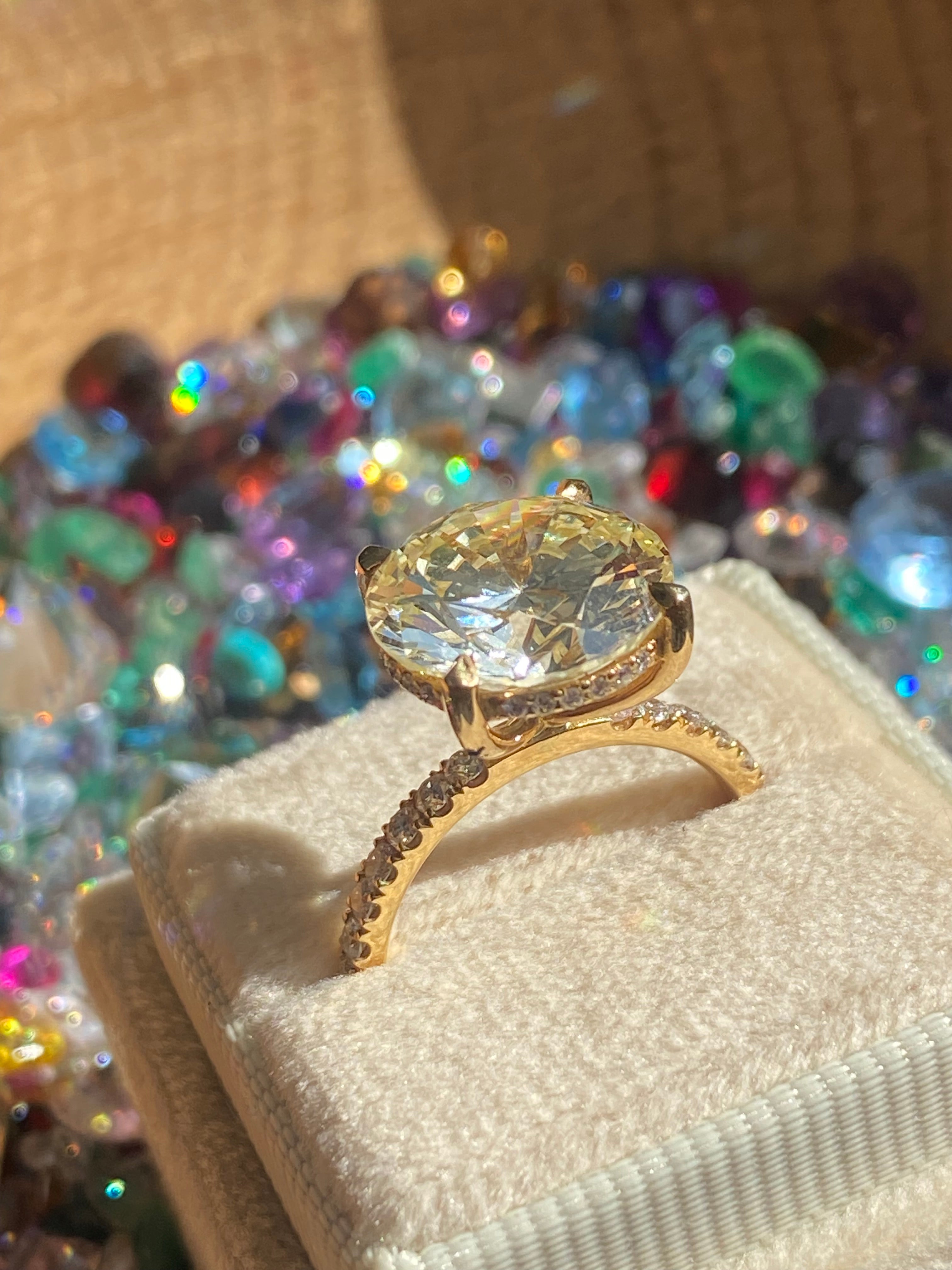 6.05 Carat Natural Fancy Yellow Diamond Solitaire Diamond Engagement Ring in 18ct Yellow Gold