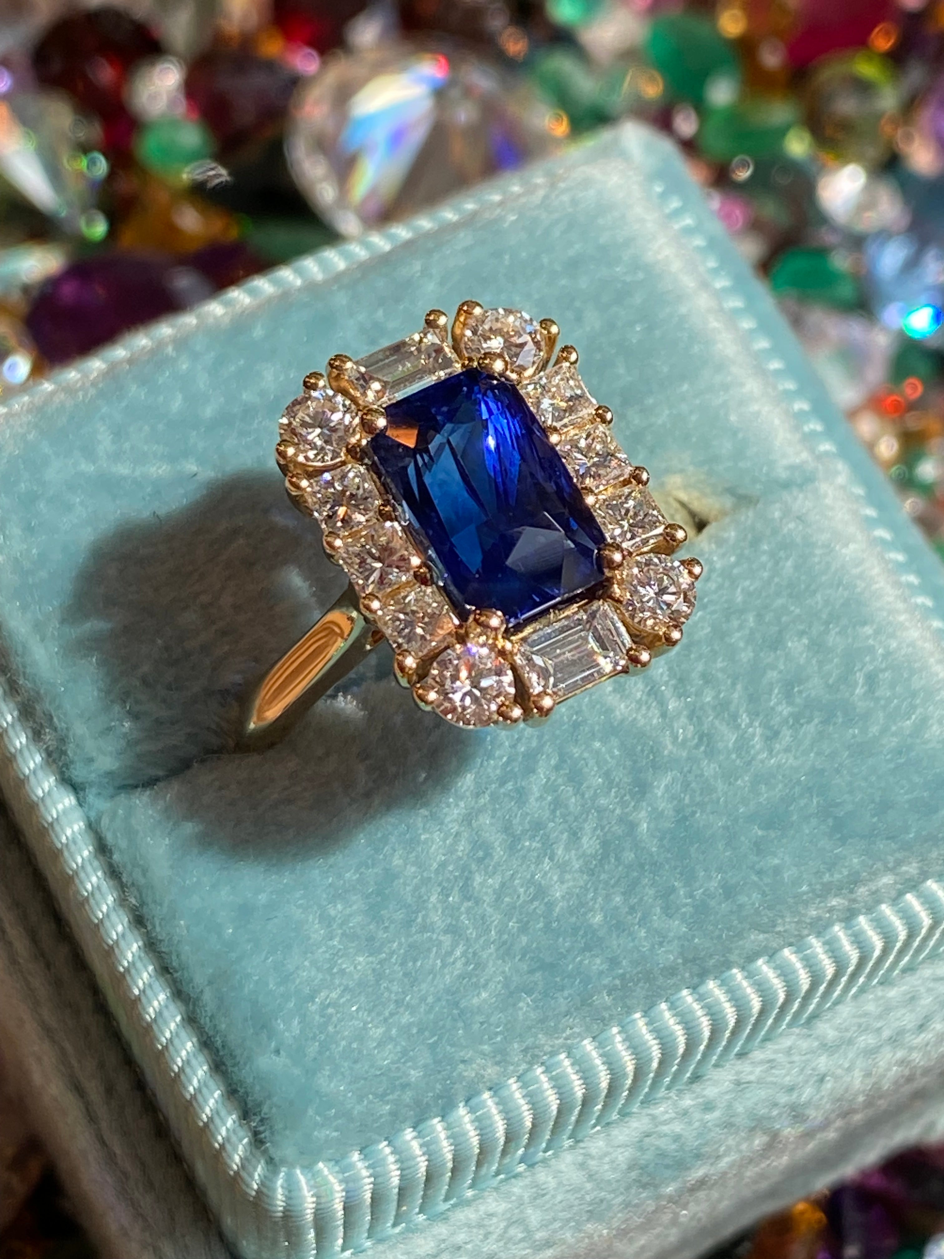 2.55 Carat Radiant Cut Ceylon Sapphire and 0.90 CTW Natural Diamond Ring in 18ct Yellow Gold