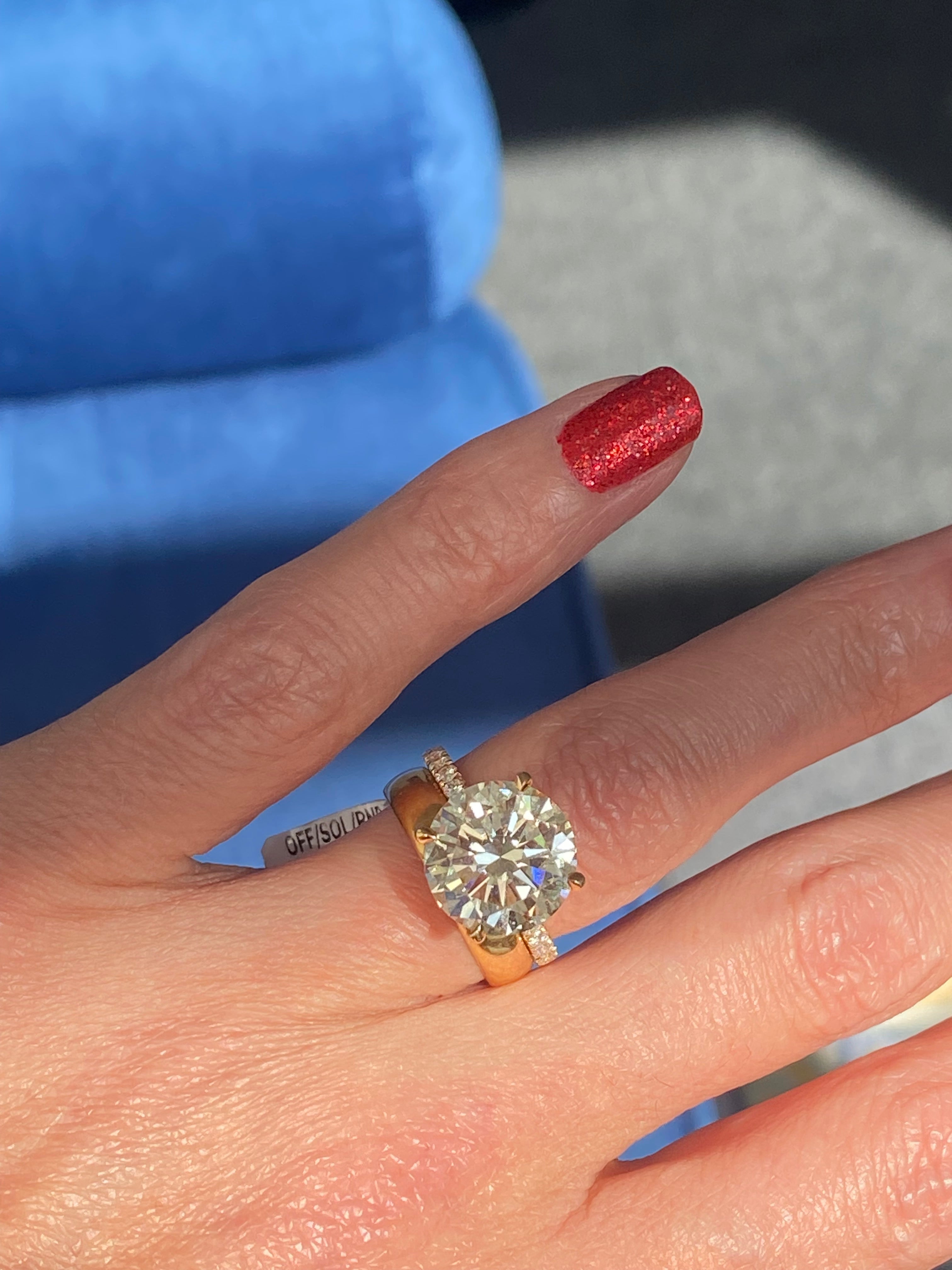 6.05 Carat Natural Fancy Yellow Diamond Solitaire Diamond Engagement Ring in 18ct Yellow Gold