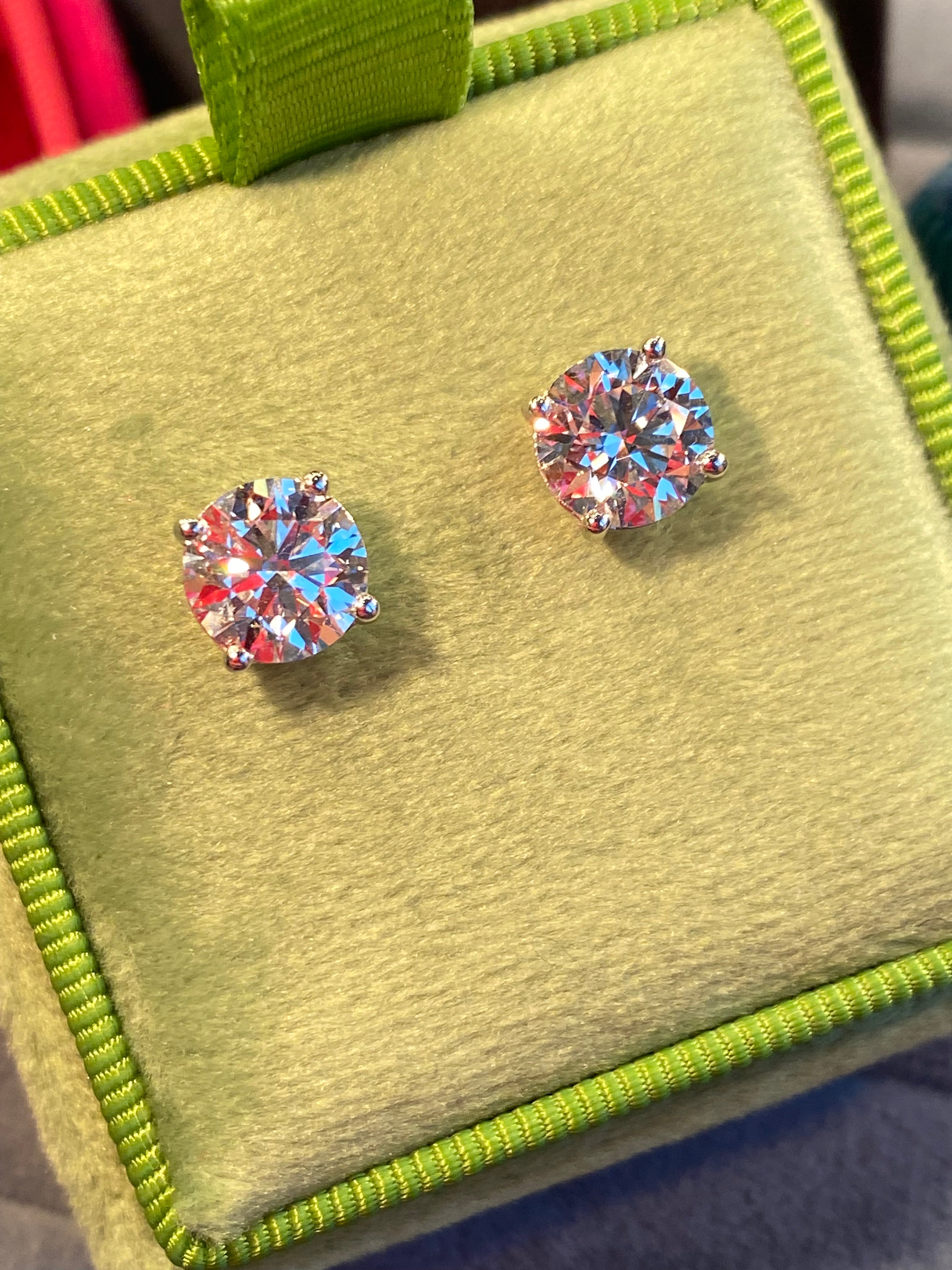 3.00ctw Round Brilliant Lab Grown Diamond Stud Earrings in 9ct White / Yellow Gold, F/G Colour / VS Clarity