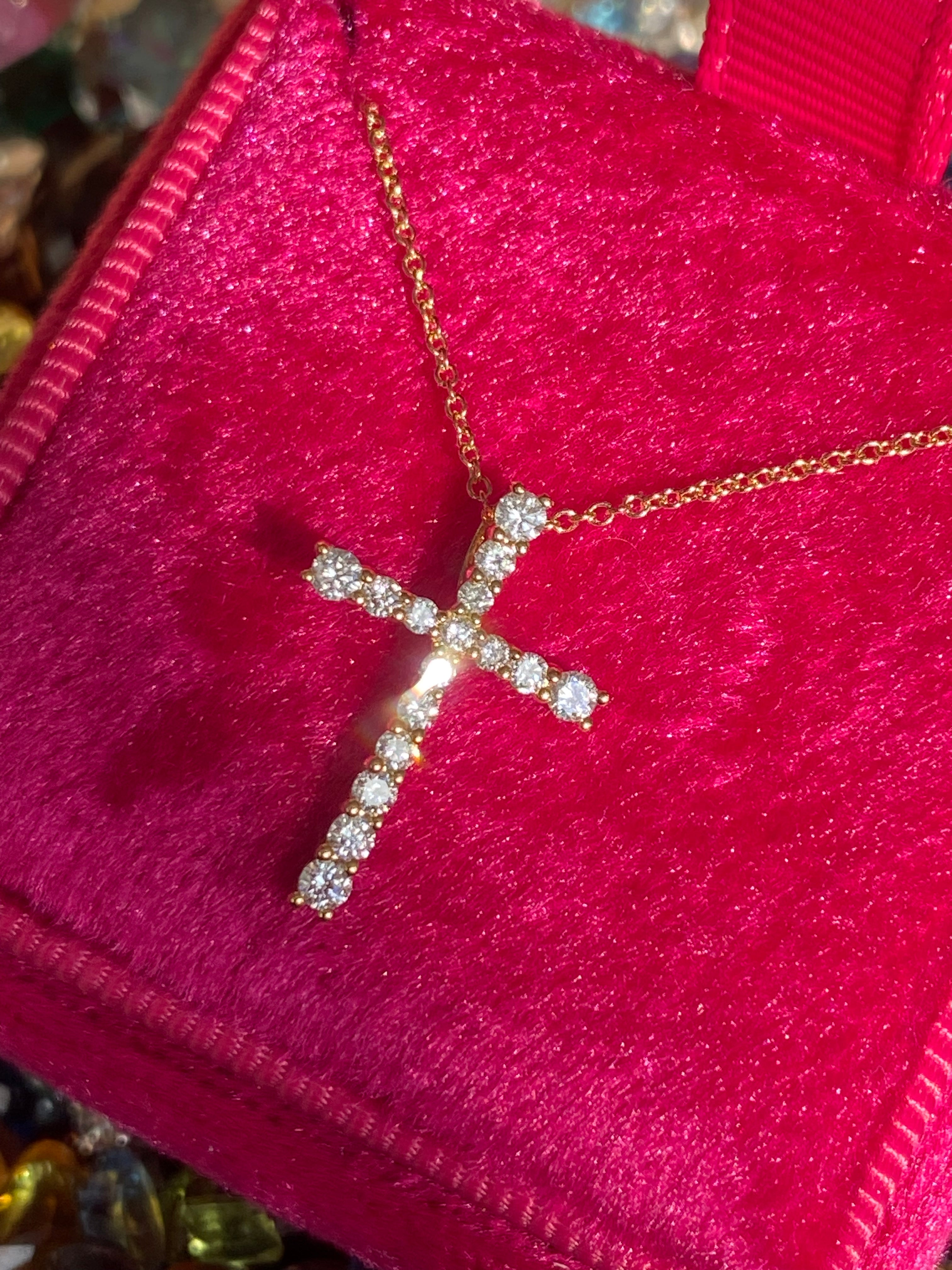 0.29 CTW Natural Diamond Cross in 18ct Yellow Gold
