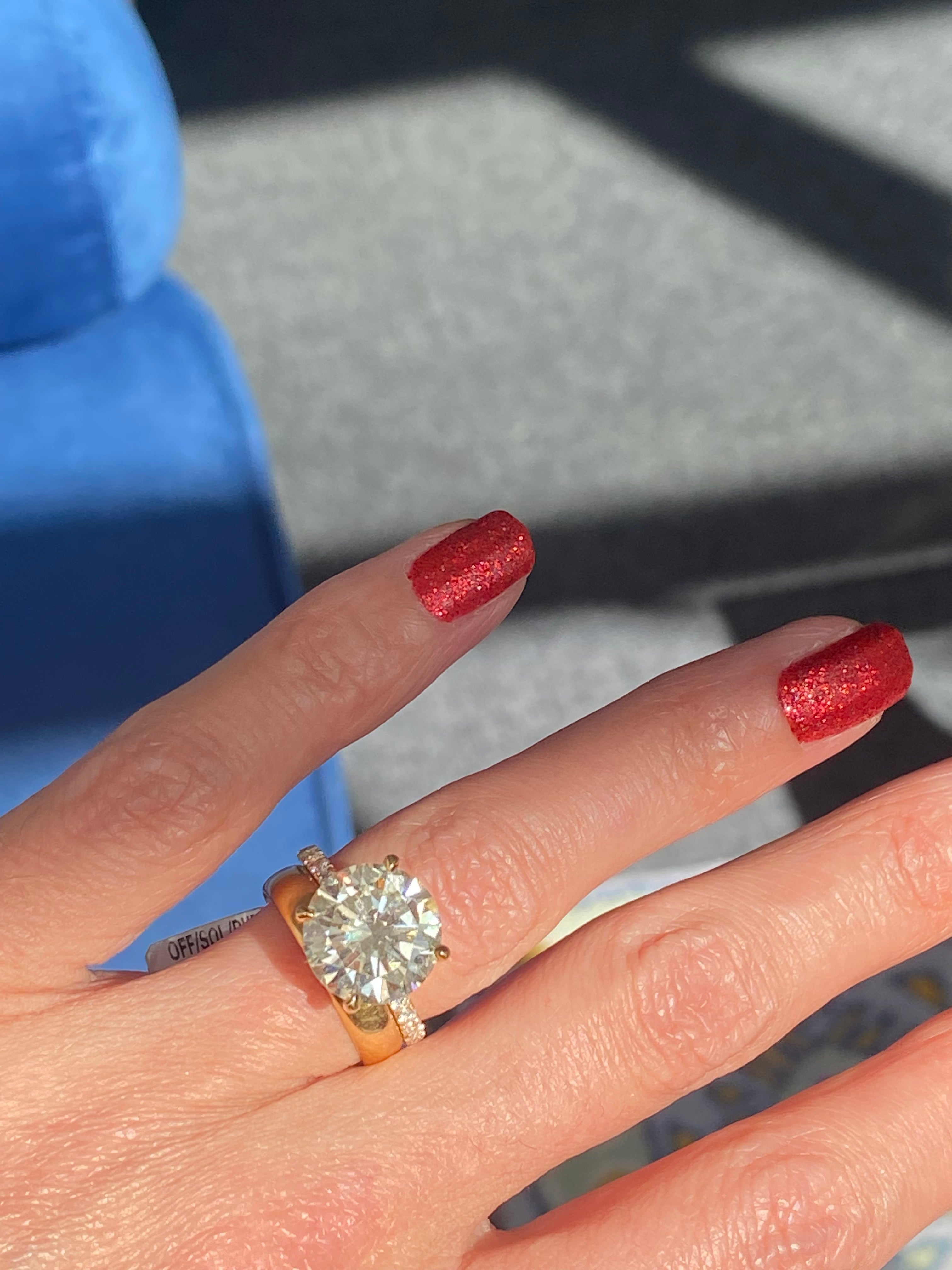 6.05 Carat Natural Fancy Yellow Diamond Solitaire Diamond Engagement Ring in 18ct Yellow Gold