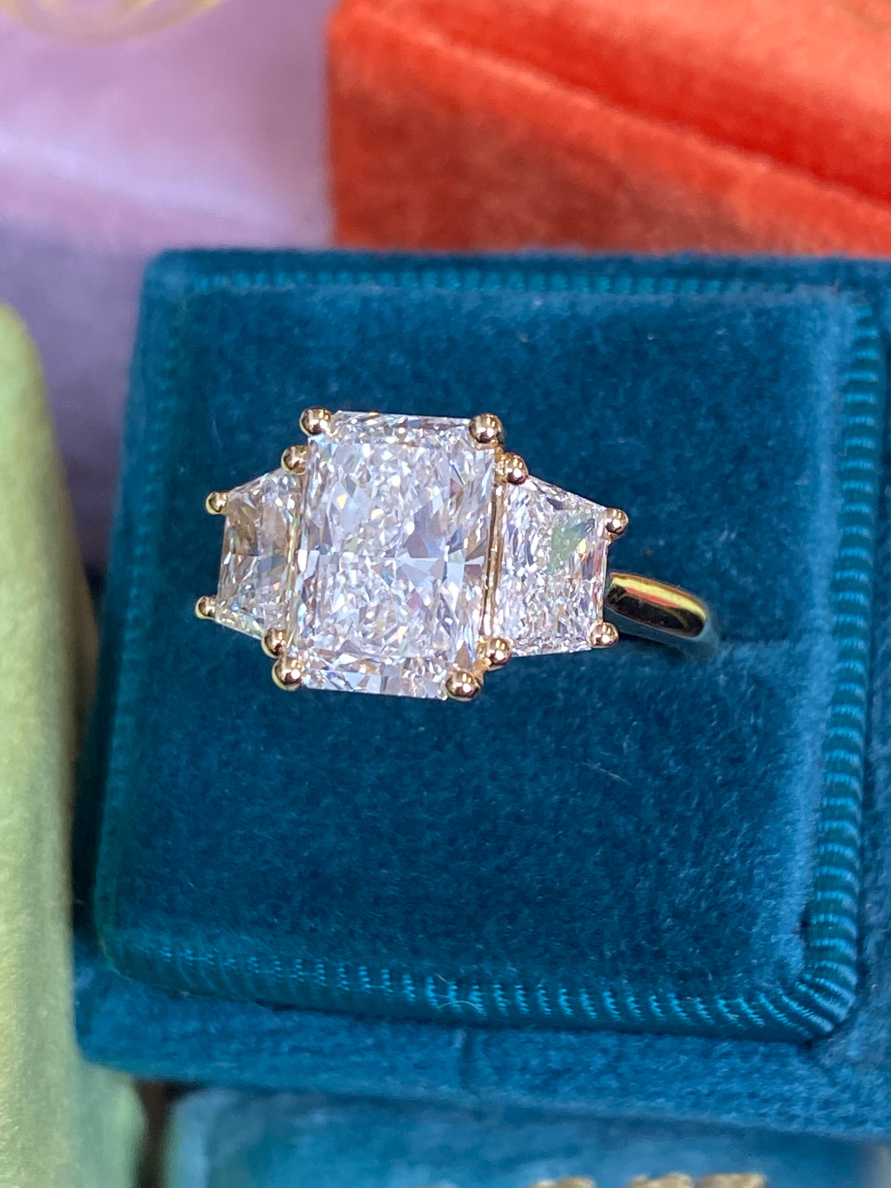 4.28 CTW Radiant Cut D Colour VS2 Lab Diamond Engagement Ring in 18ct Yellow Gold