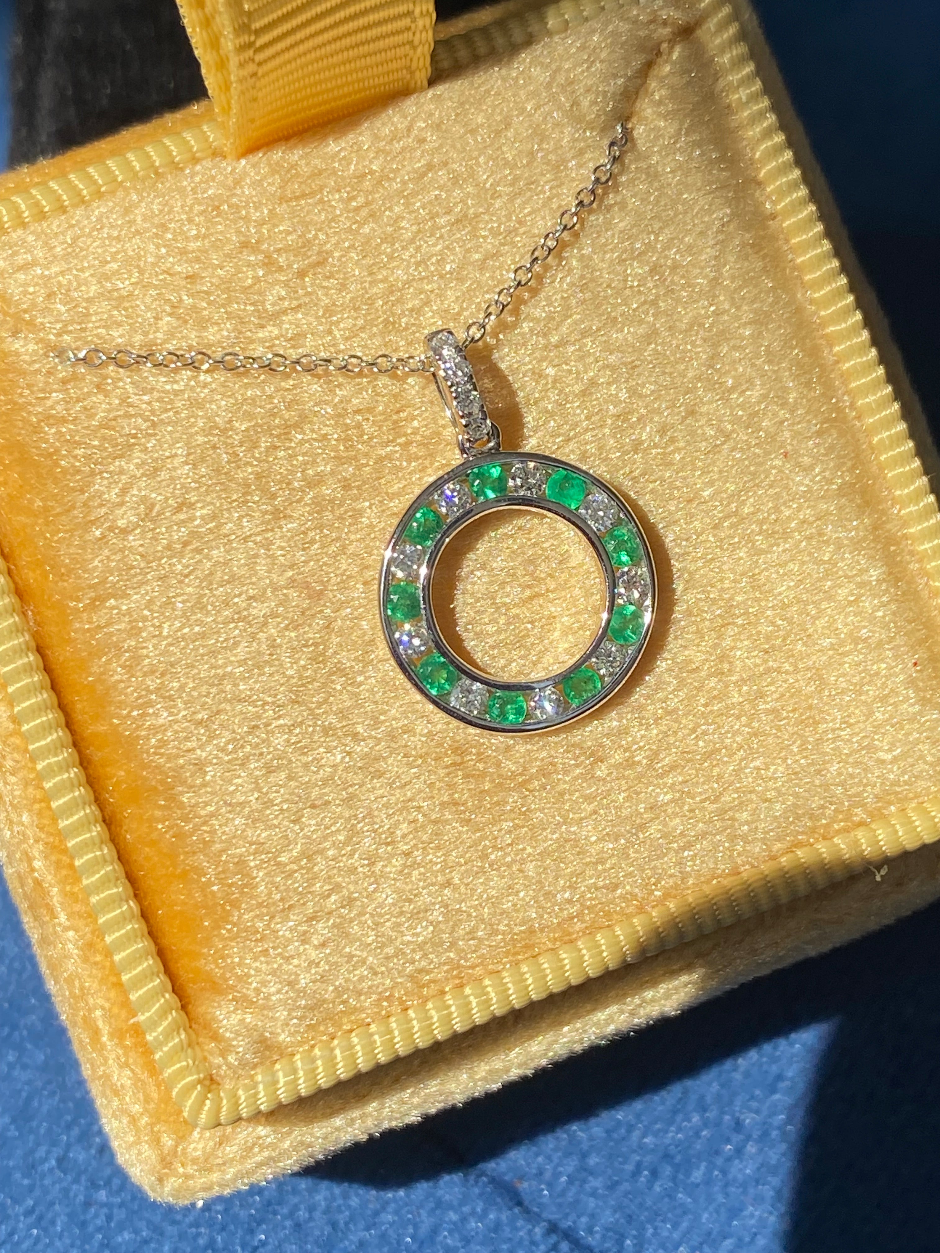 Beautiful Emerald and Natural Diamond Pendant Necklace in 18ct White Gold
