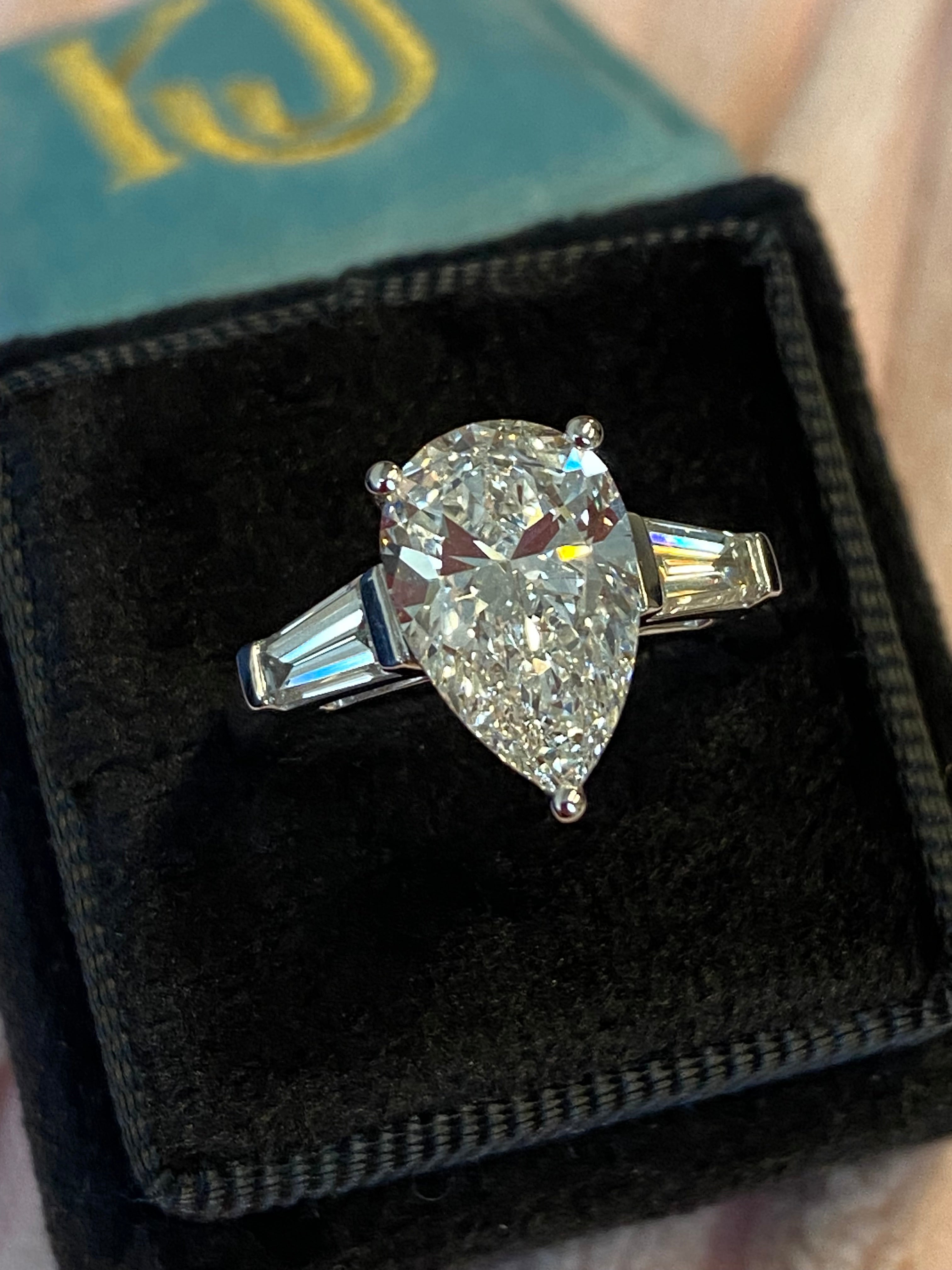 3.77 CTW Pear Cut D Colour VS1 Lab Diamond Engagement Ring in Platinum