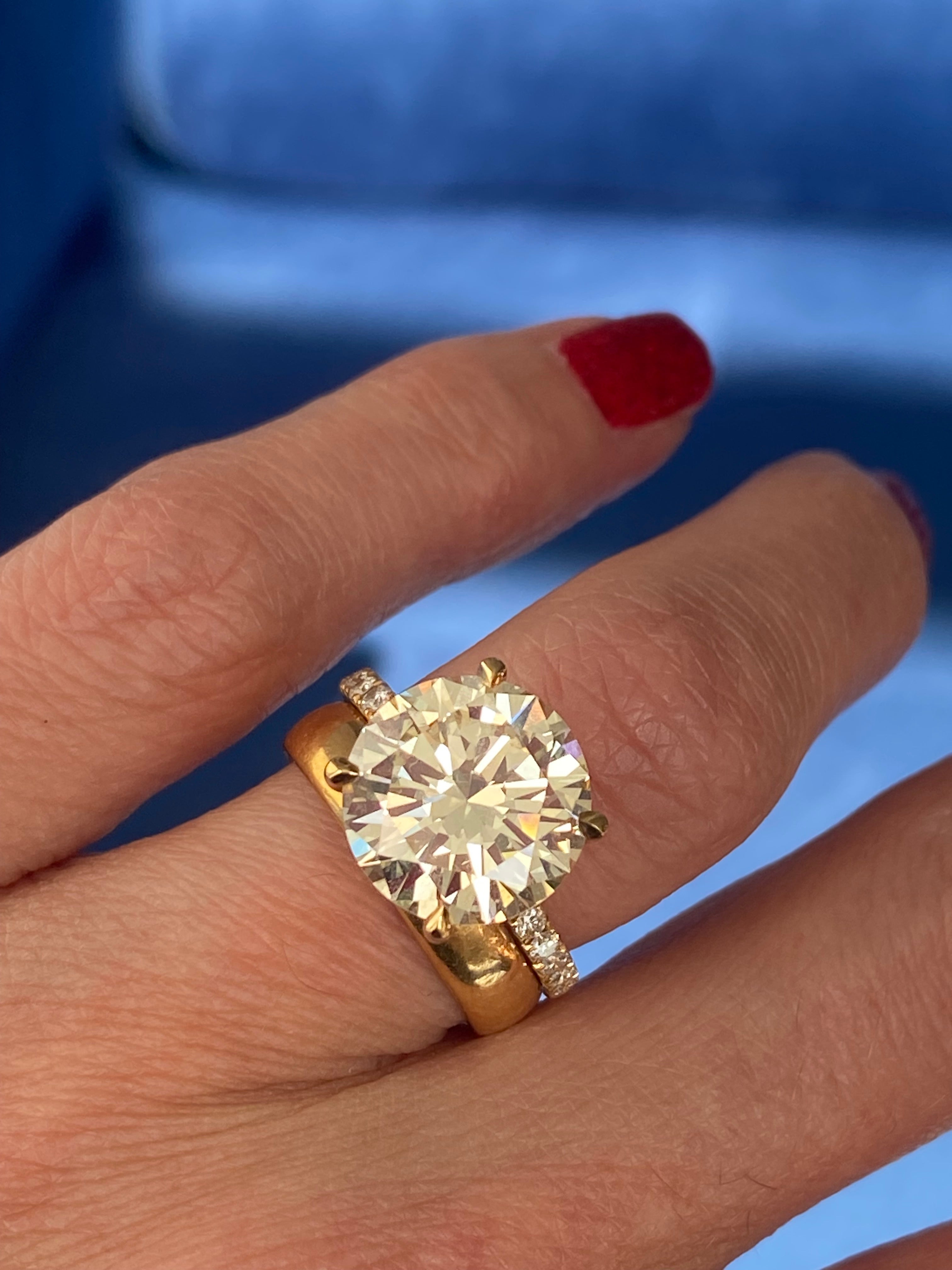 6.05 Carat Natural Fancy Yellow Diamond Solitaire Diamond Engagement Ring in 18ct Yellow Gold