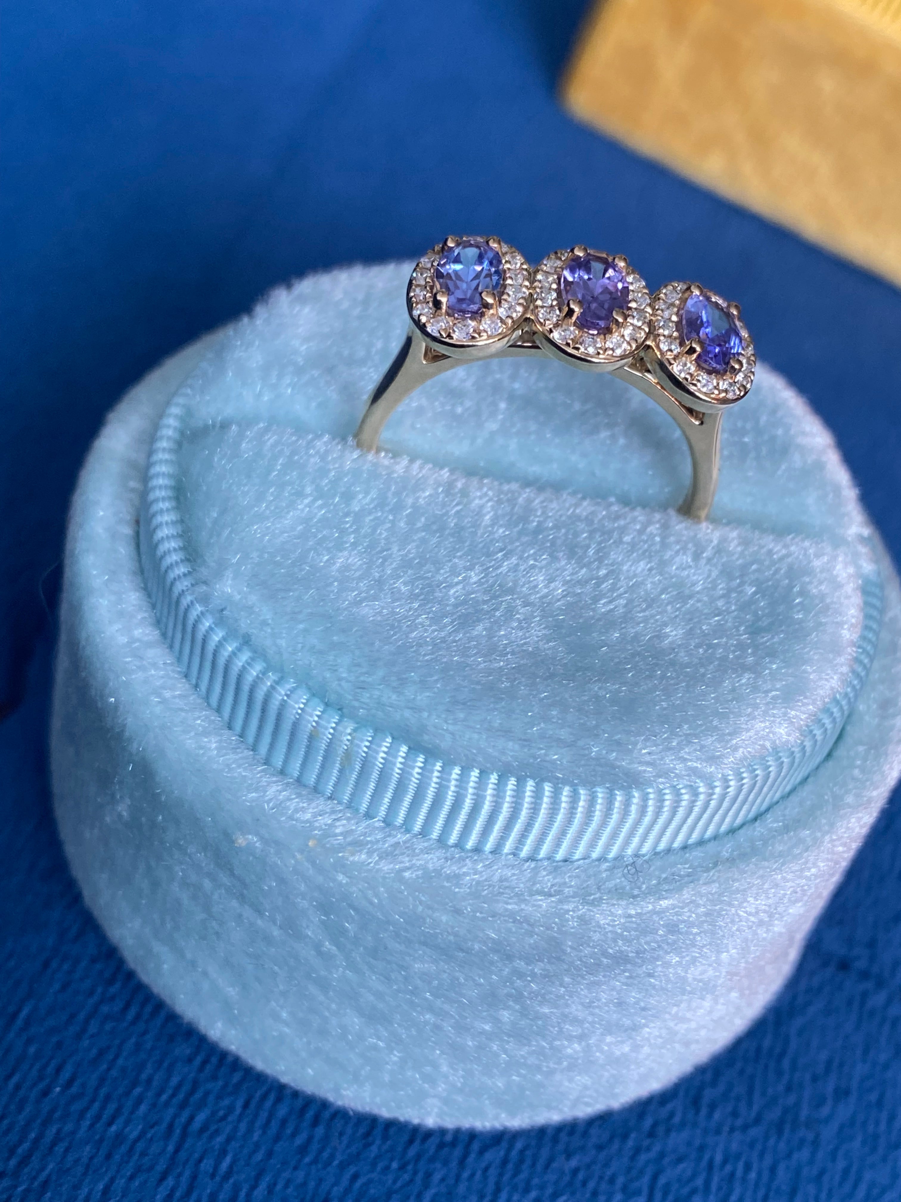 Stunning 1.11 CTW Tanzanite and Natural Diamond Ring in 9ct Yellow Gold