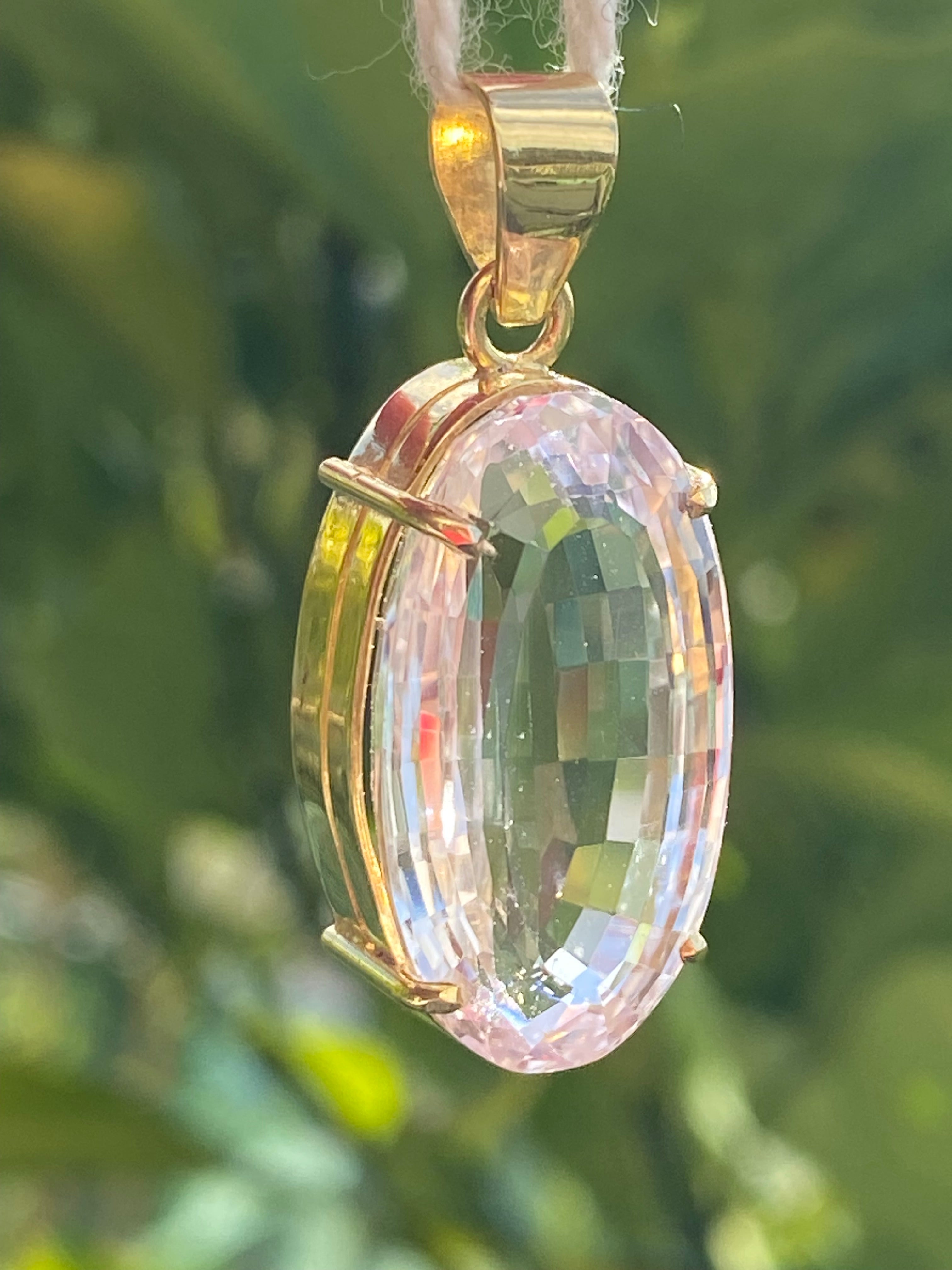Vintage 15.00 carat Kunzite Pendant in 18ct Yellow Gold
