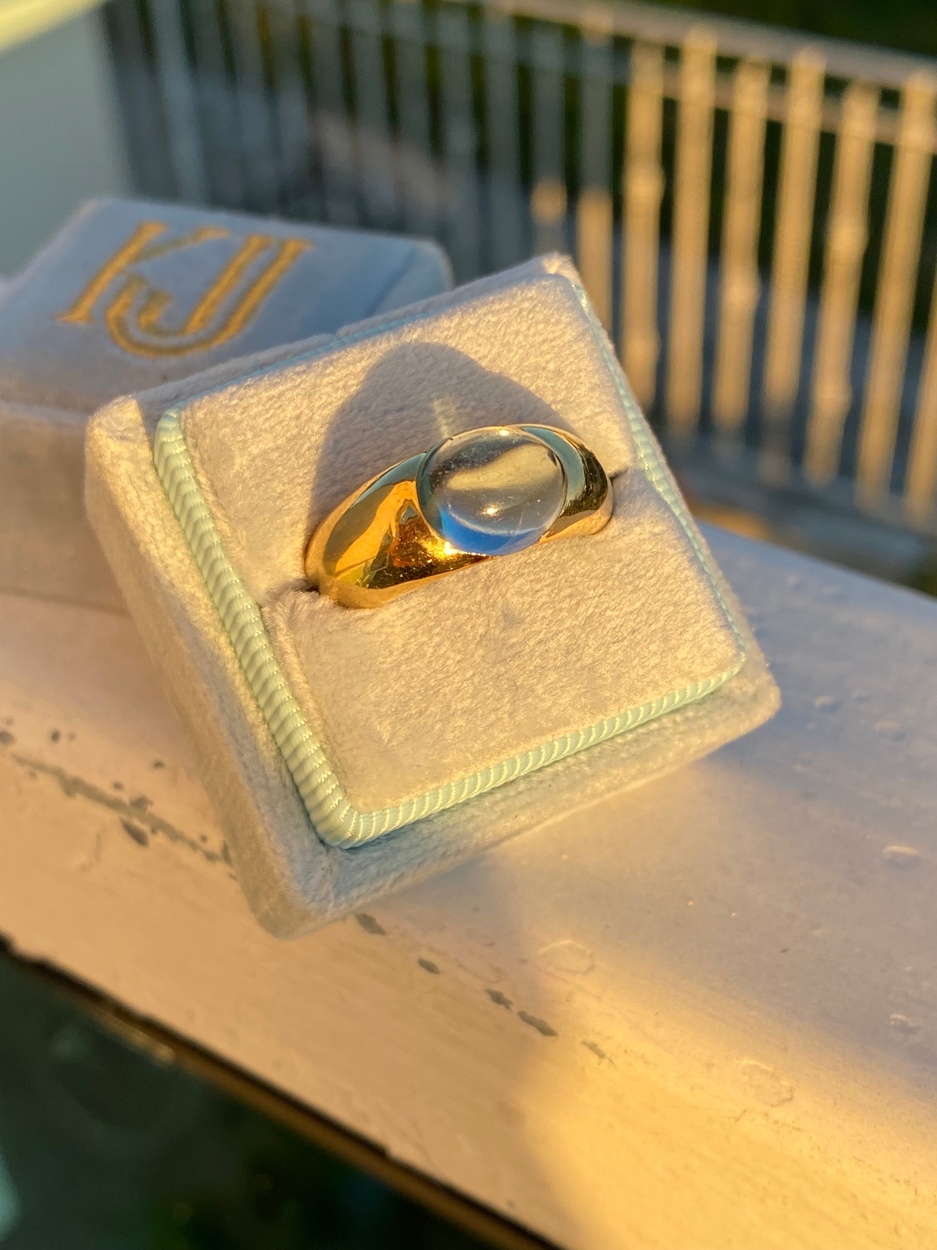 3.00 Carat East West Oval Cabochon Cut Aquamarine Vintage Solitaire Ring in 18ct Yellow Gold