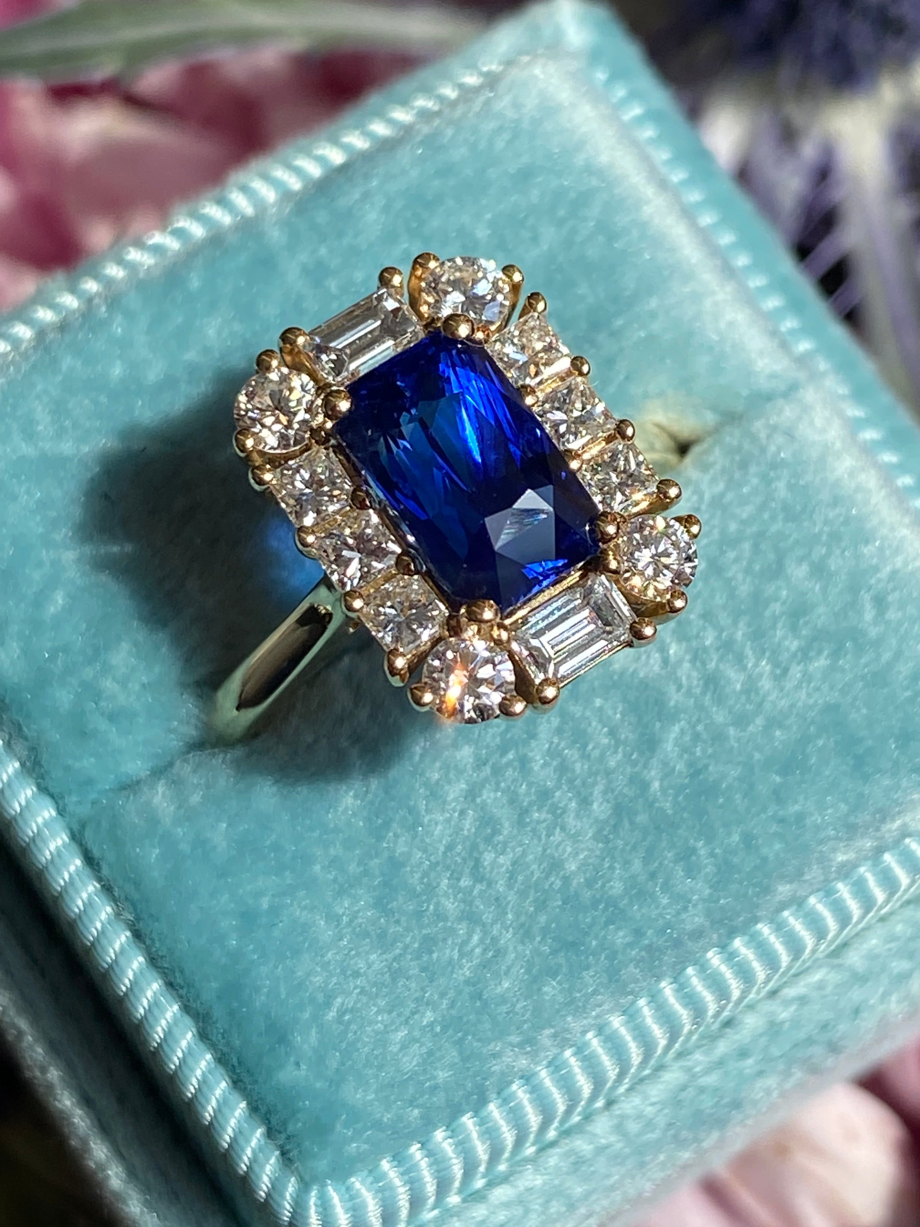 2.55 Carat Radiant Cut Ceylon Sapphire and 0.90 CTW Natural Diamond Ring in 18ct Yellow Gold