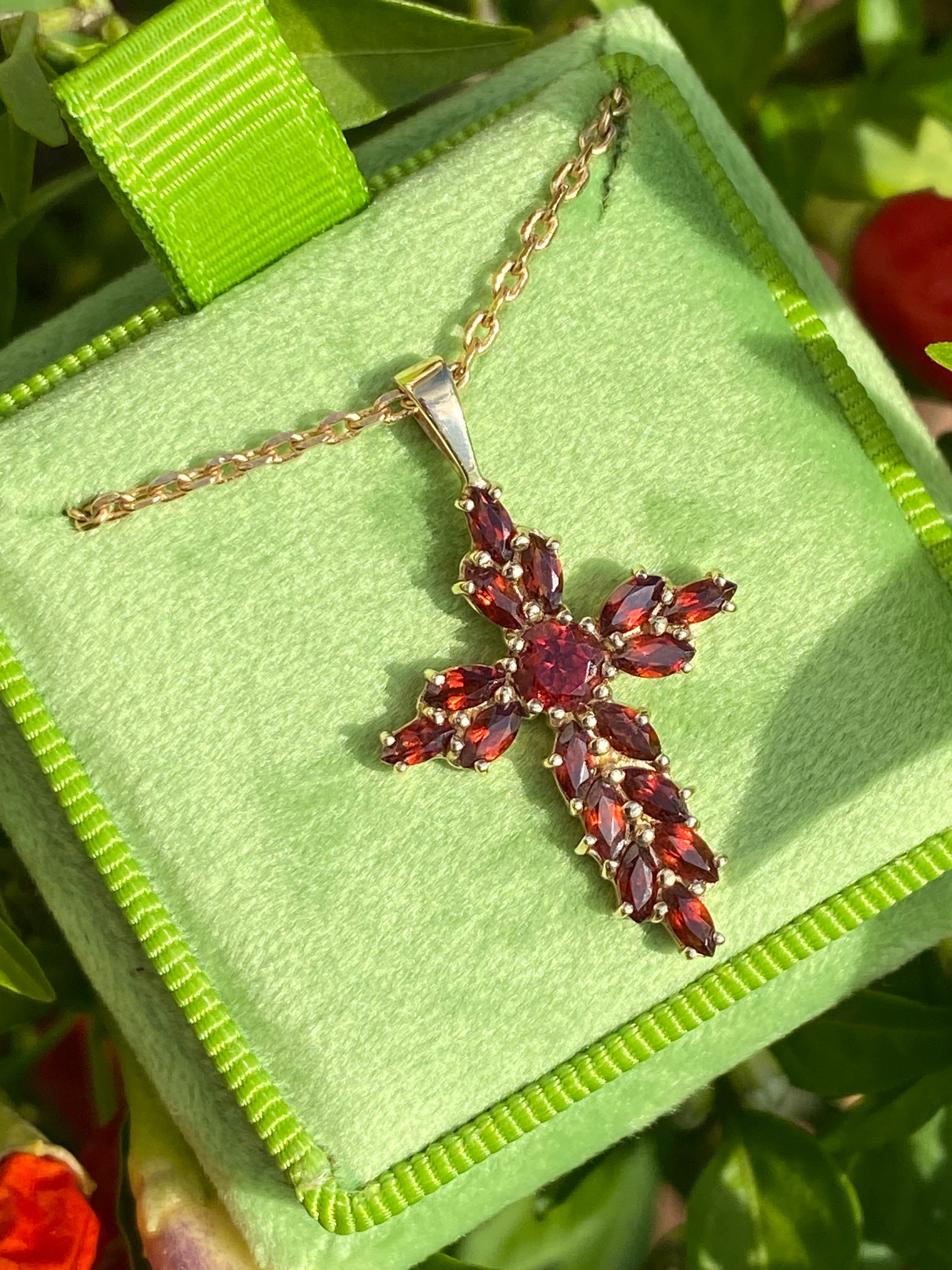 Vintage 3.00 Carat Garnet Cross Pendant Necklace in 9ct Yellow Gold