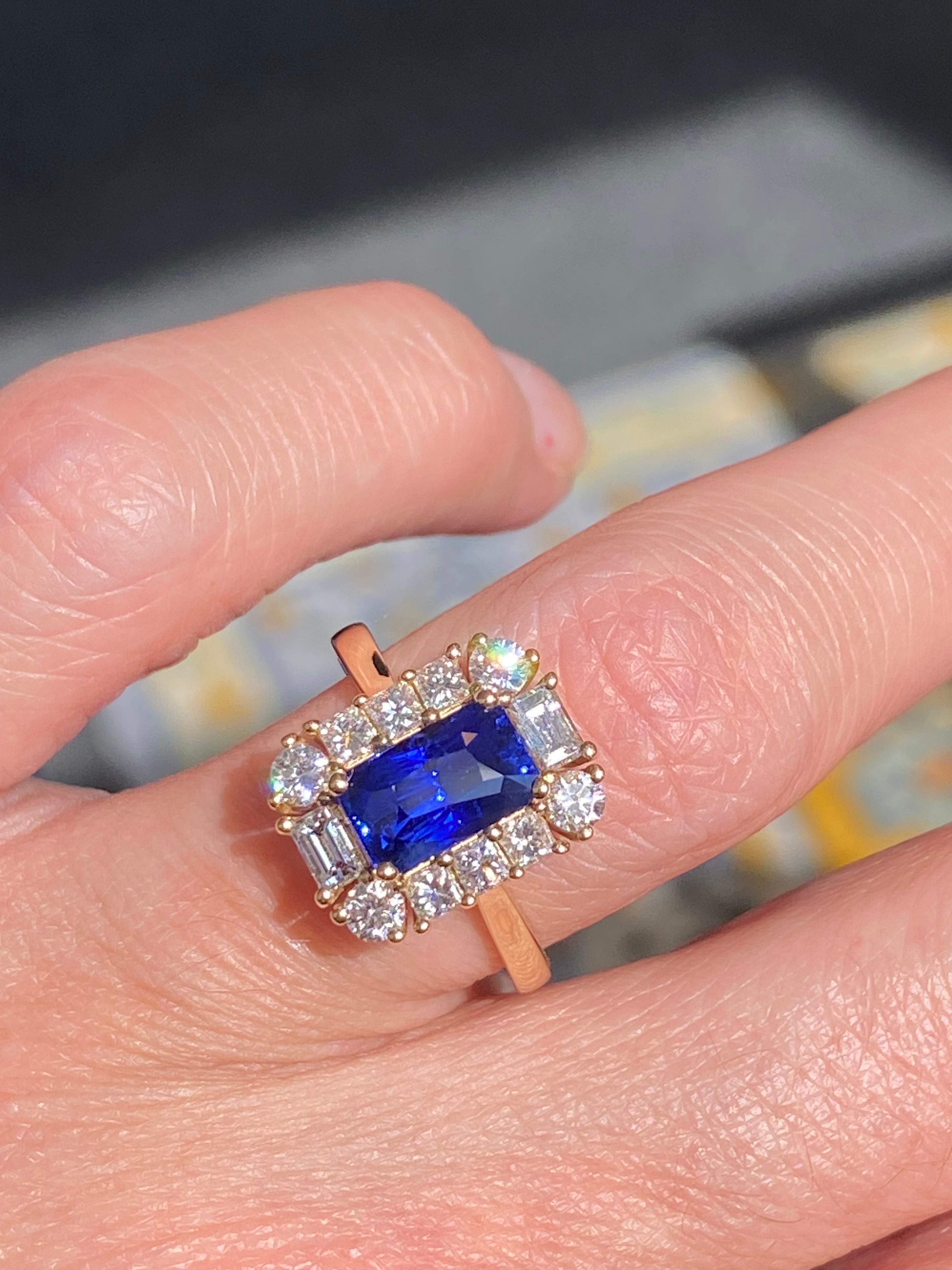 2.55 Carat Radiant Cut Ceylon Sapphire and 0.90 CTW Natural Diamond Ring in 18ct Yellow Gold