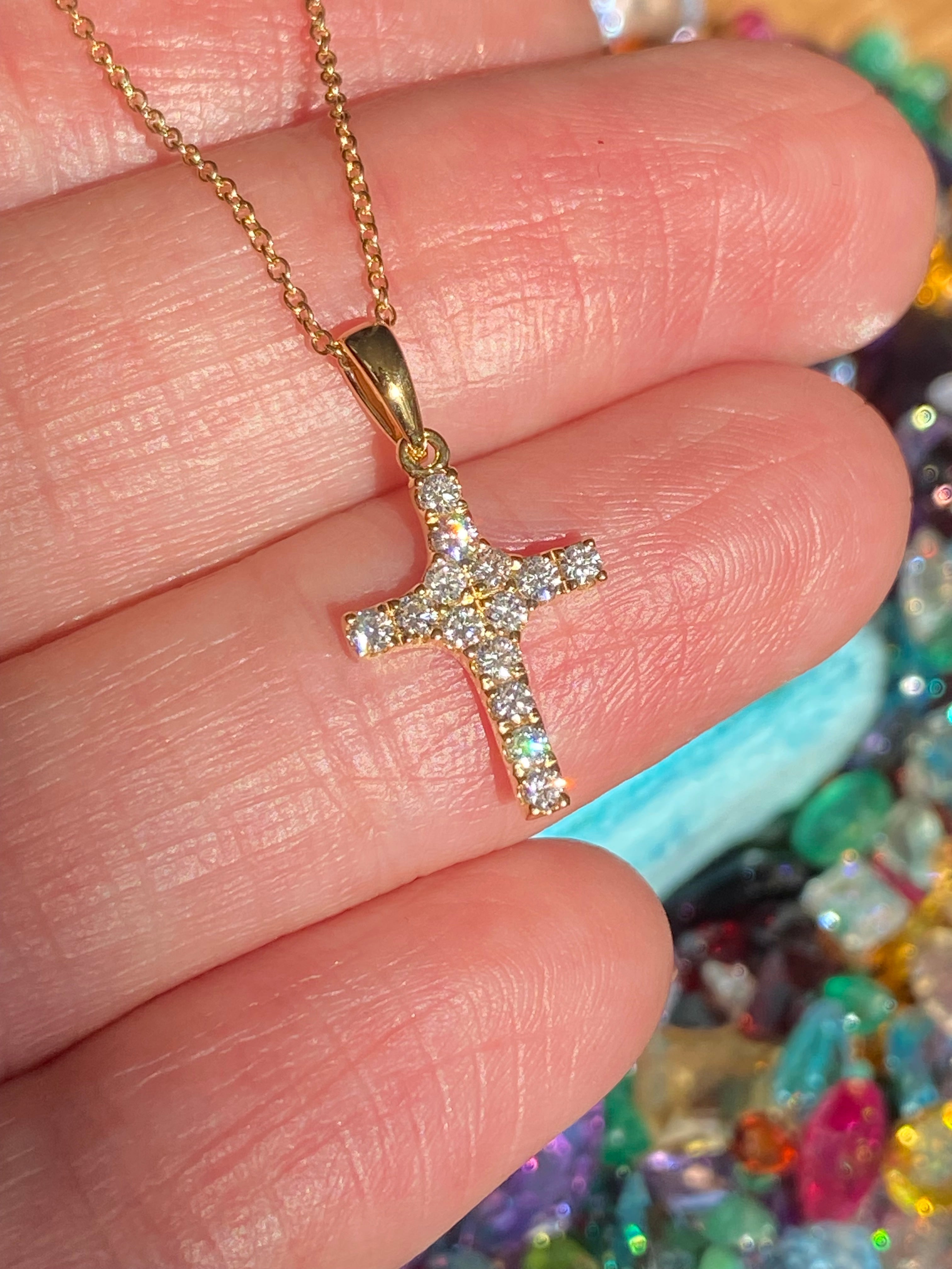 0.26 CTW Natural Diamond Cross in 18ct Yellow Gold