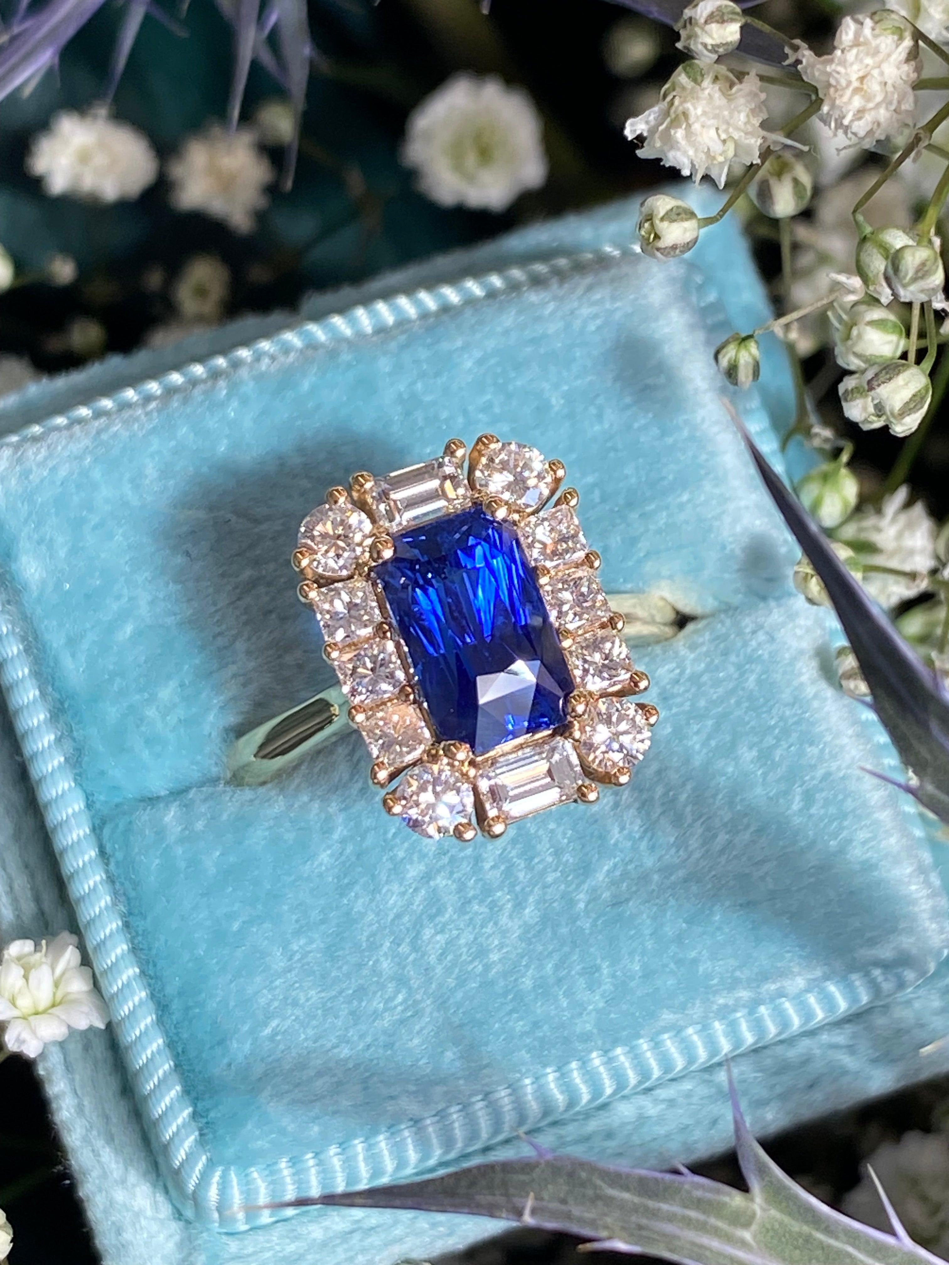 2.55 Carat Radiant Cut Ceylon Sapphire and 0.90 CTW Natural Diamond Ring in 18ct Yellow Gold