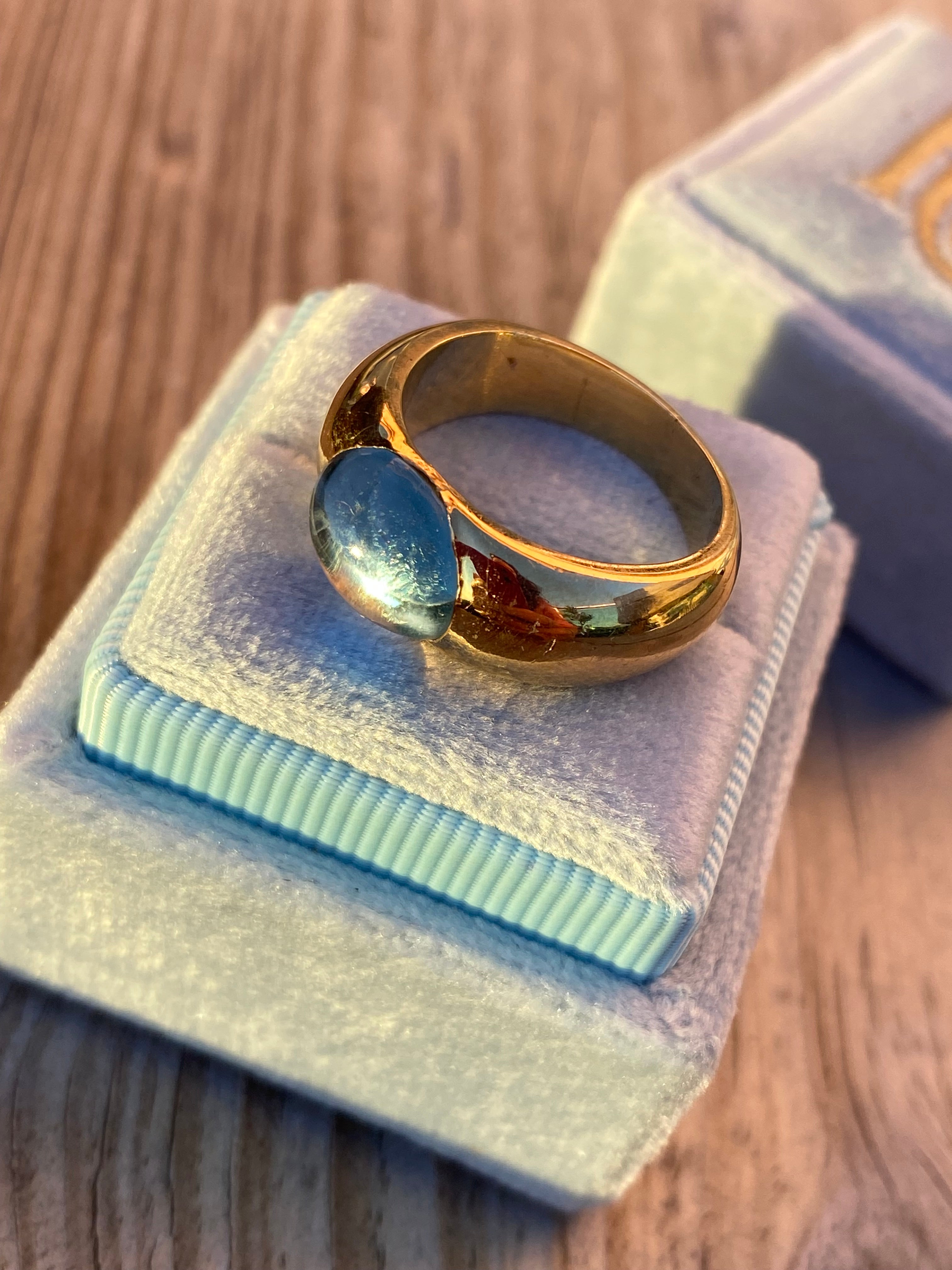 3.00 Carat East West Oval Cabochon Cut Aquamarine Vintage Solitaire Ring in 18ct Yellow Gold