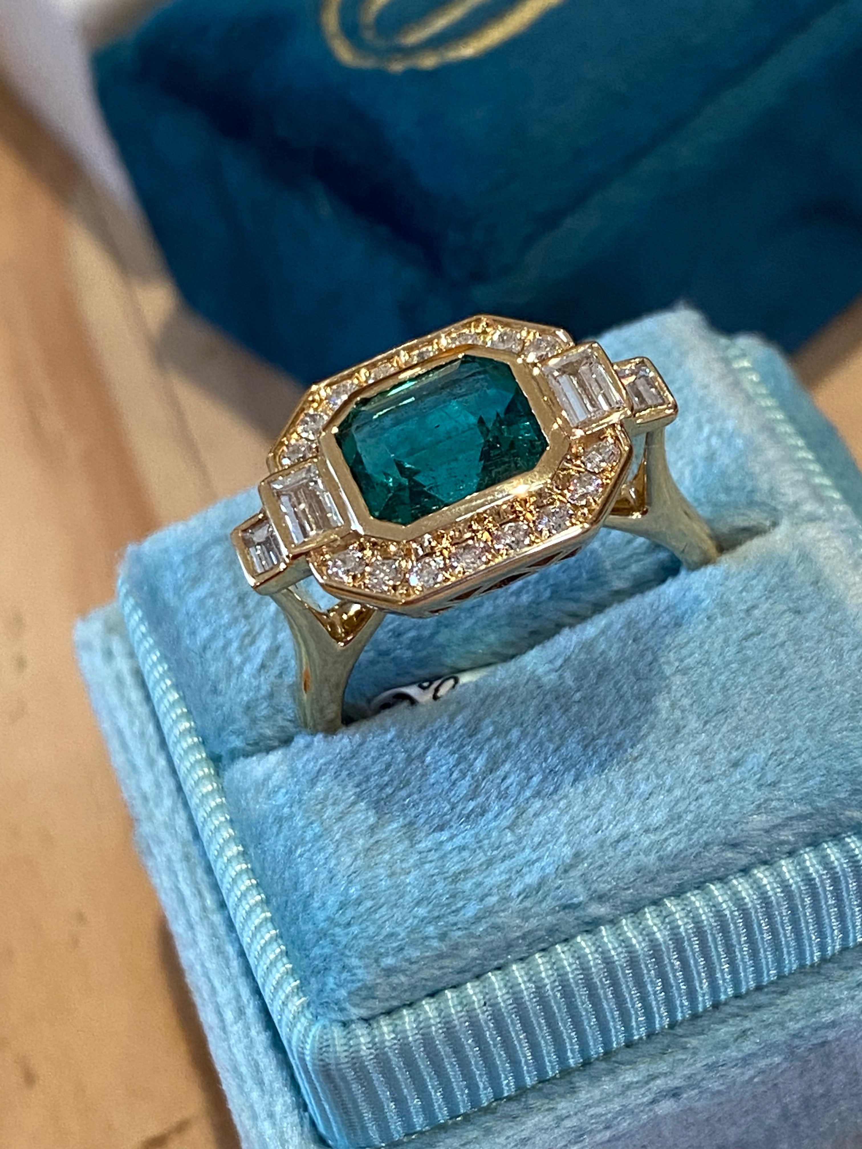 2.78 Carat Emerald and 0.71ctw Natural Diamond Ring in 18ct Yellow Gold