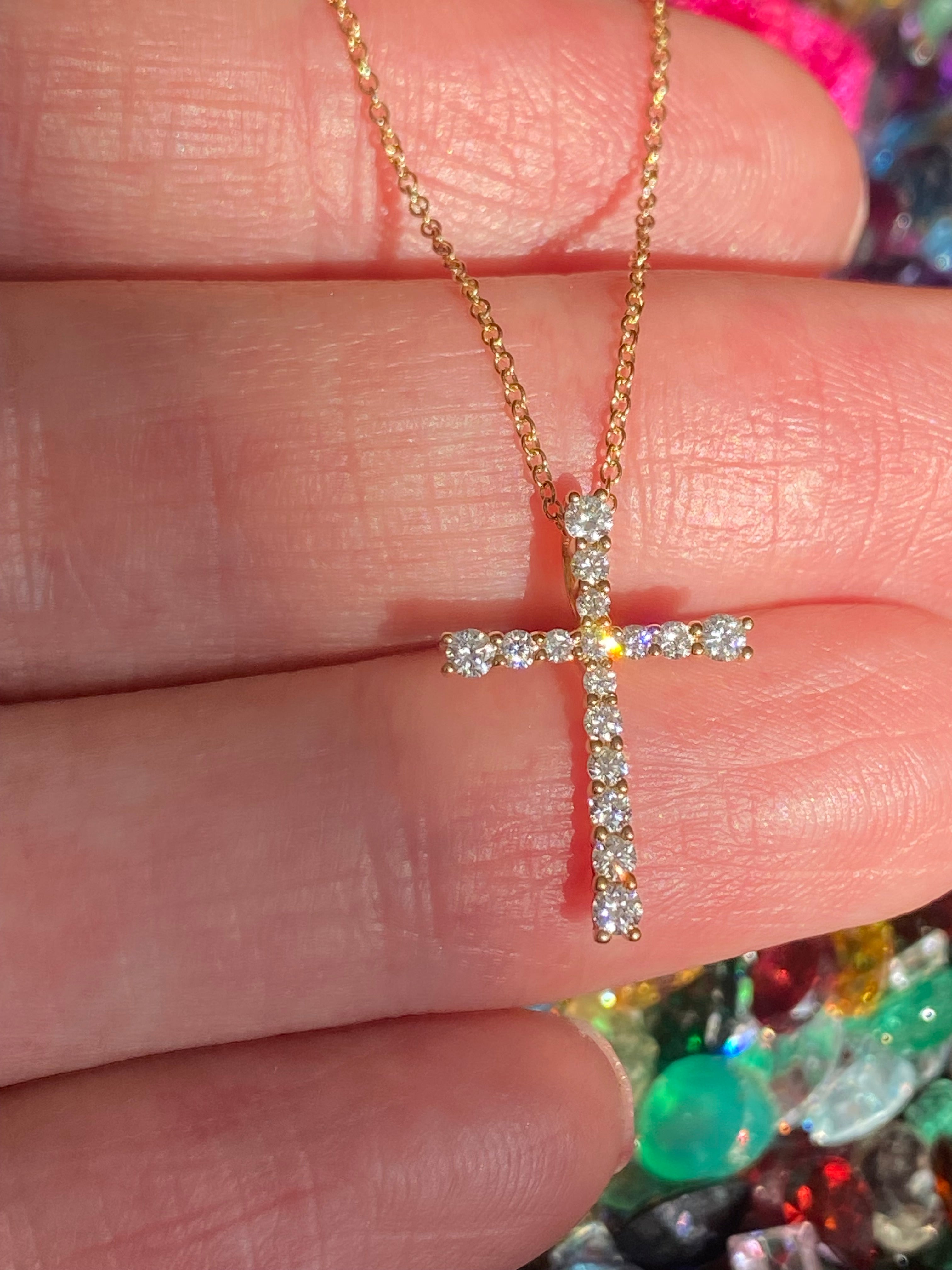0.29 CTW Natural Diamond Cross in 18ct Yellow Gold