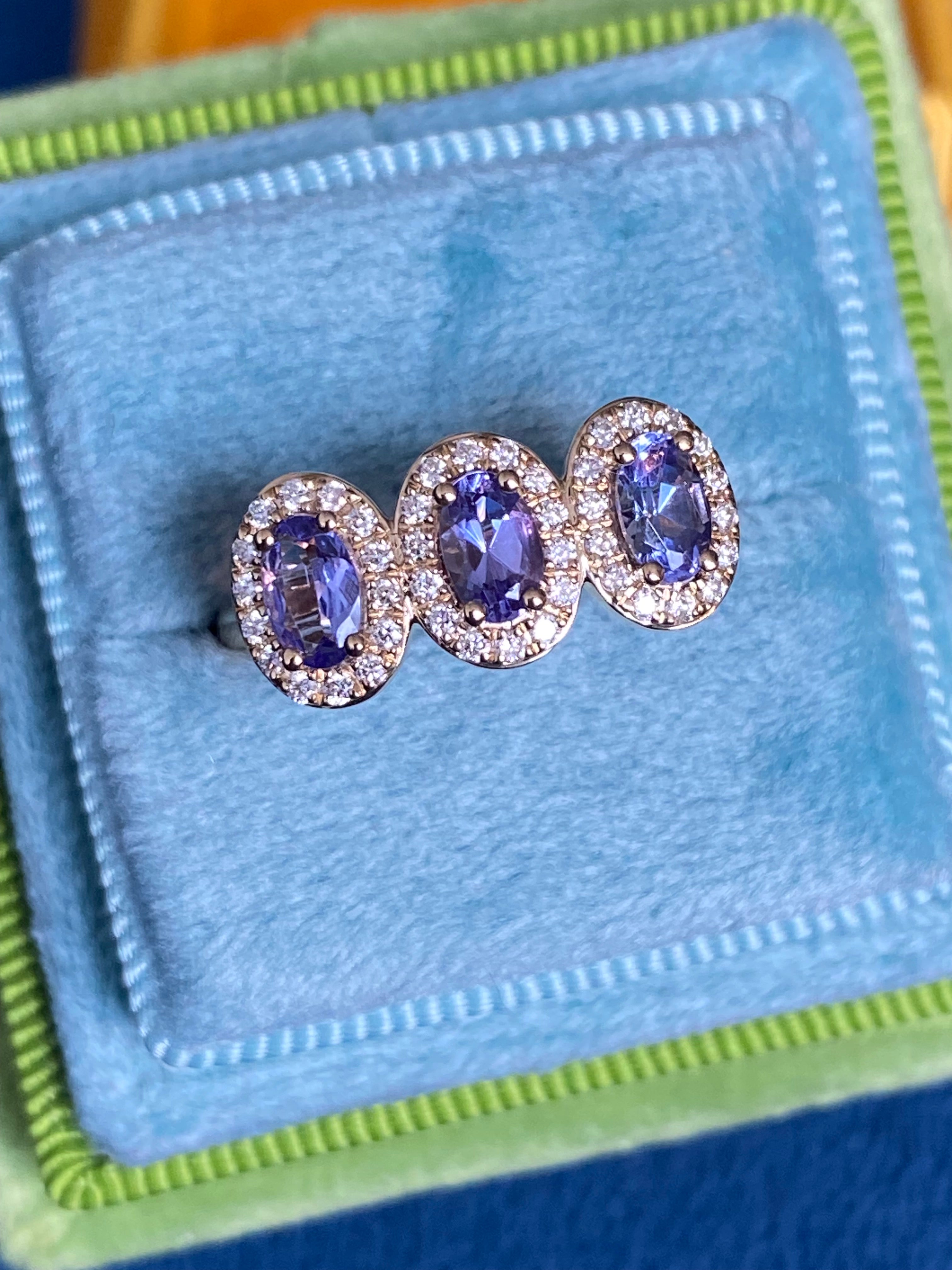 Stunning 1.11 CTW Tanzanite and Natural Diamond Ring in 9ct Yellow Gold