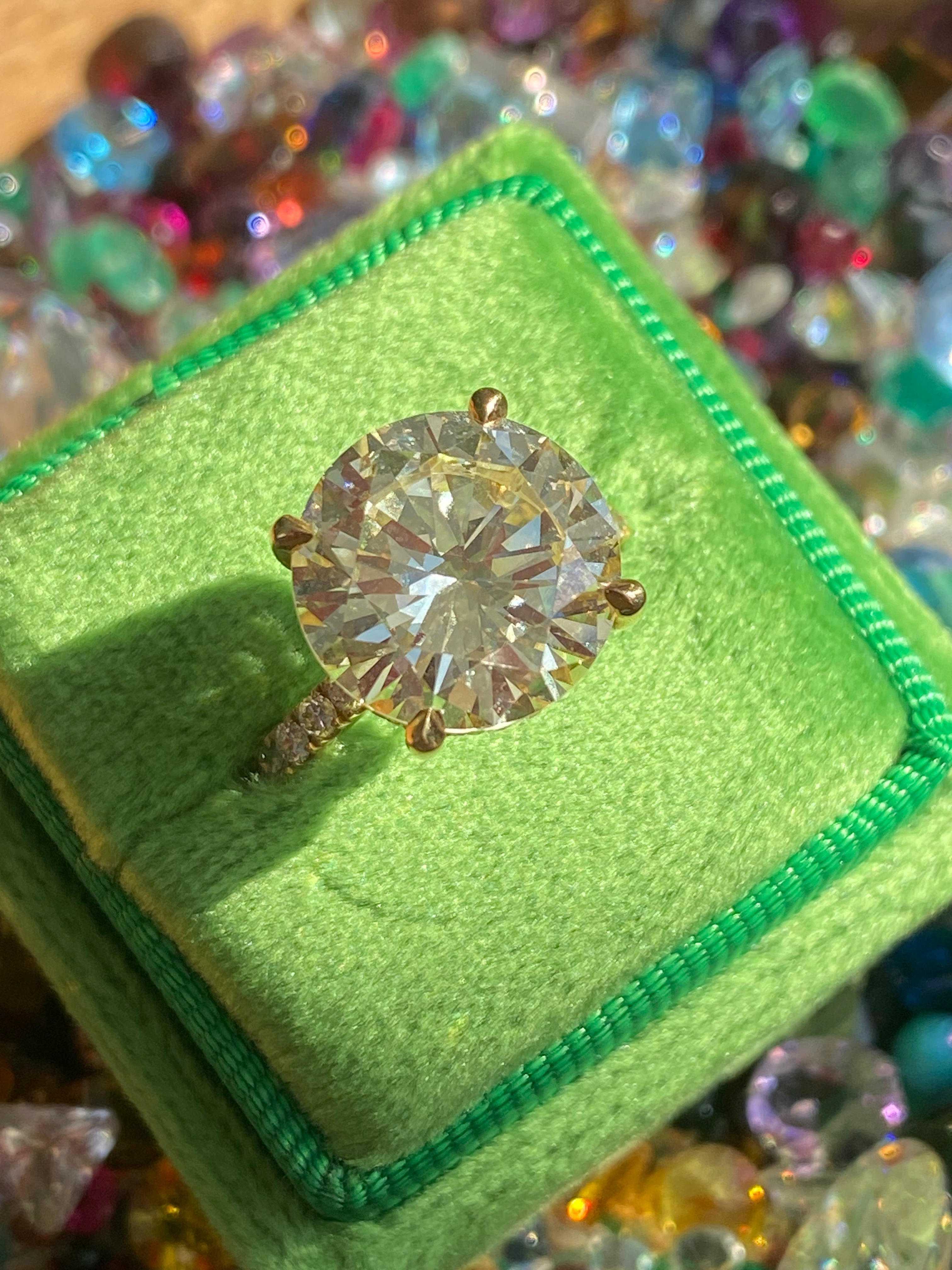 6.05 Carat Natural Fancy Yellow Diamond Solitaire Diamond Engagement Ring in 18ct Yellow Gold