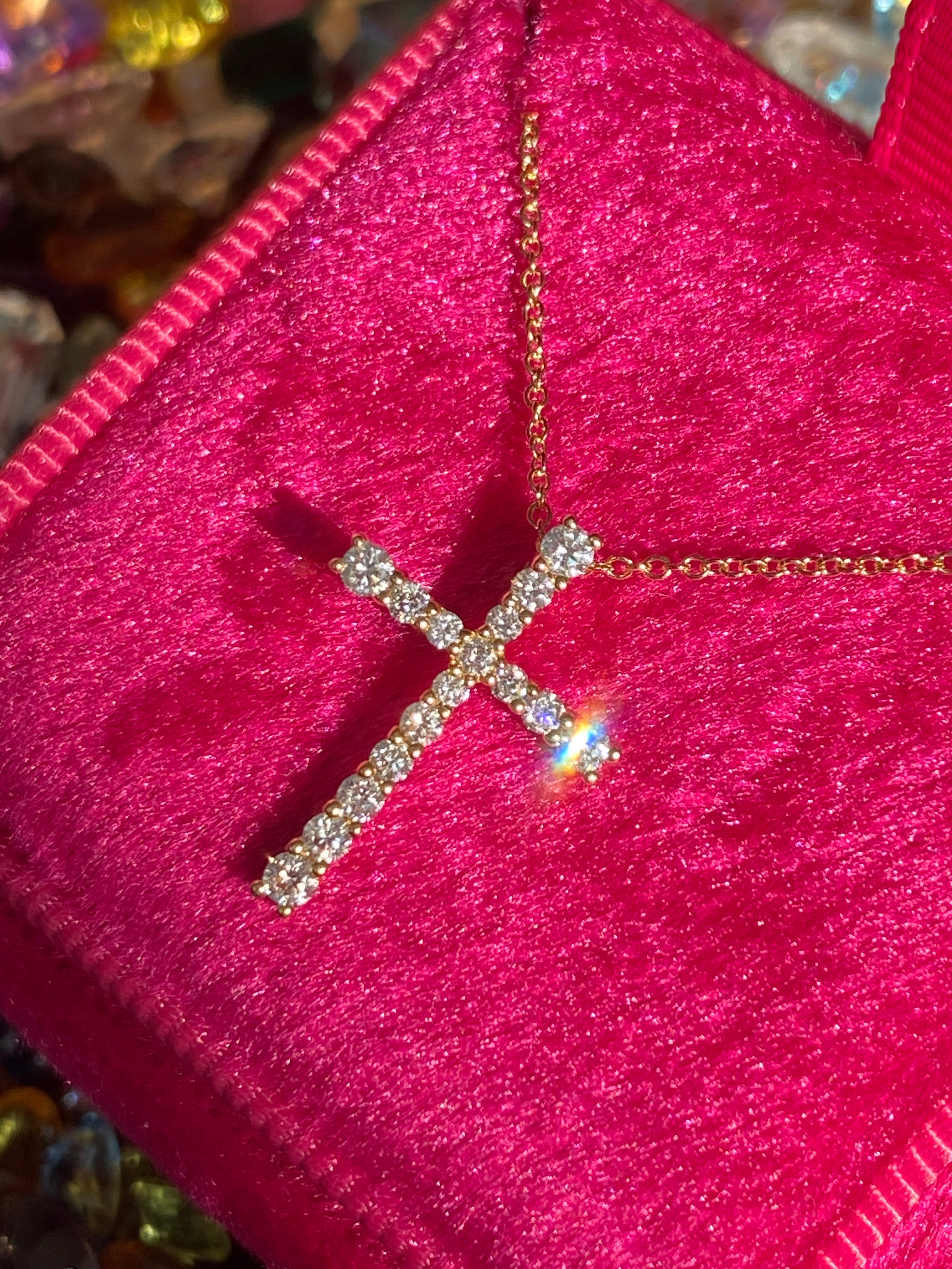 0.29 CTW Natural Diamond Cross in 18ct Yellow Gold