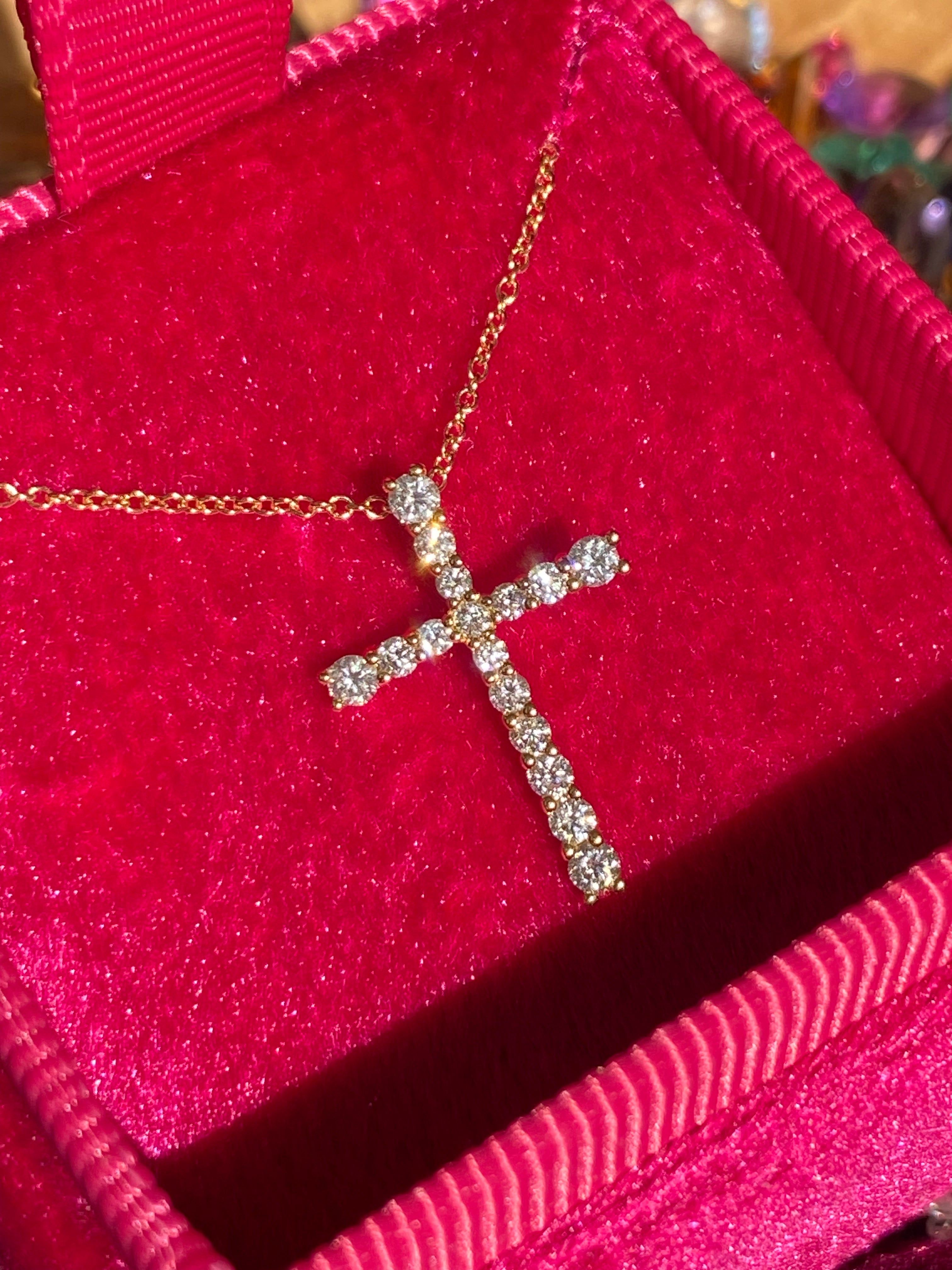 0.29 CTW Natural Diamond Cross in 18ct Yellow Gold