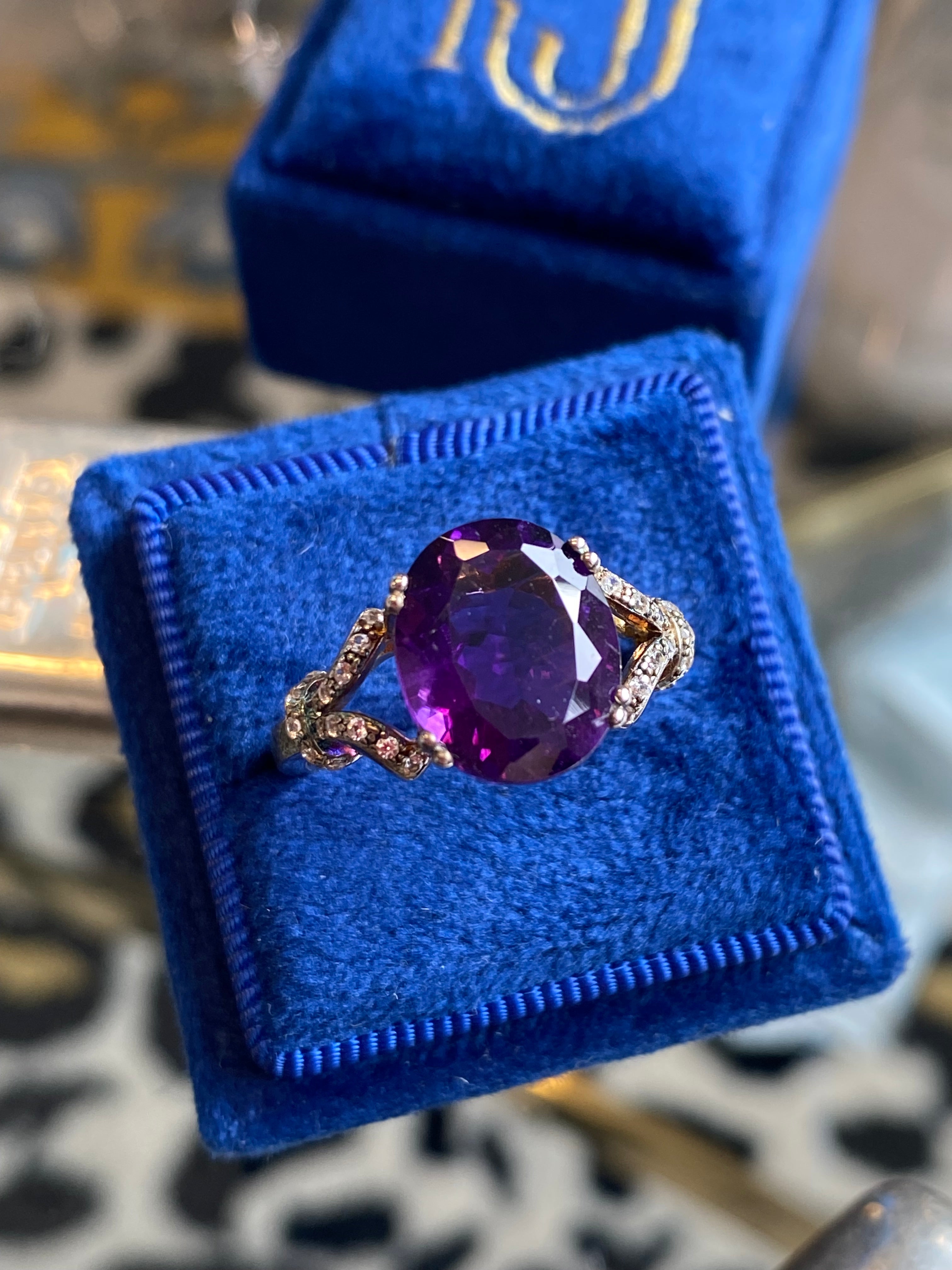 Beautiful Vintage Amethyst Ring in Sterling Silver