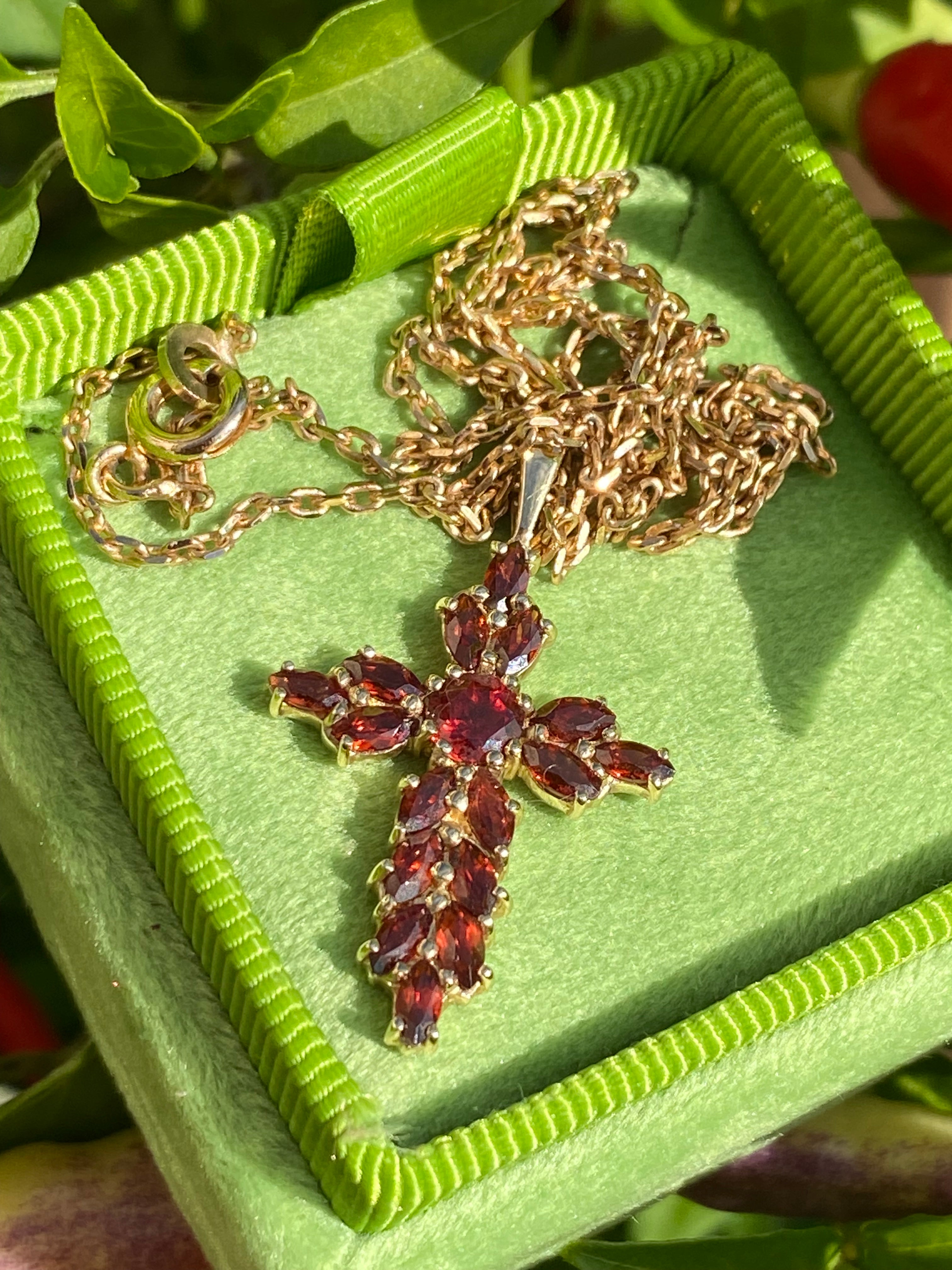 Vintage 3.00 Carat Garnet Cross Pendant Necklace in 9ct Yellow Gold