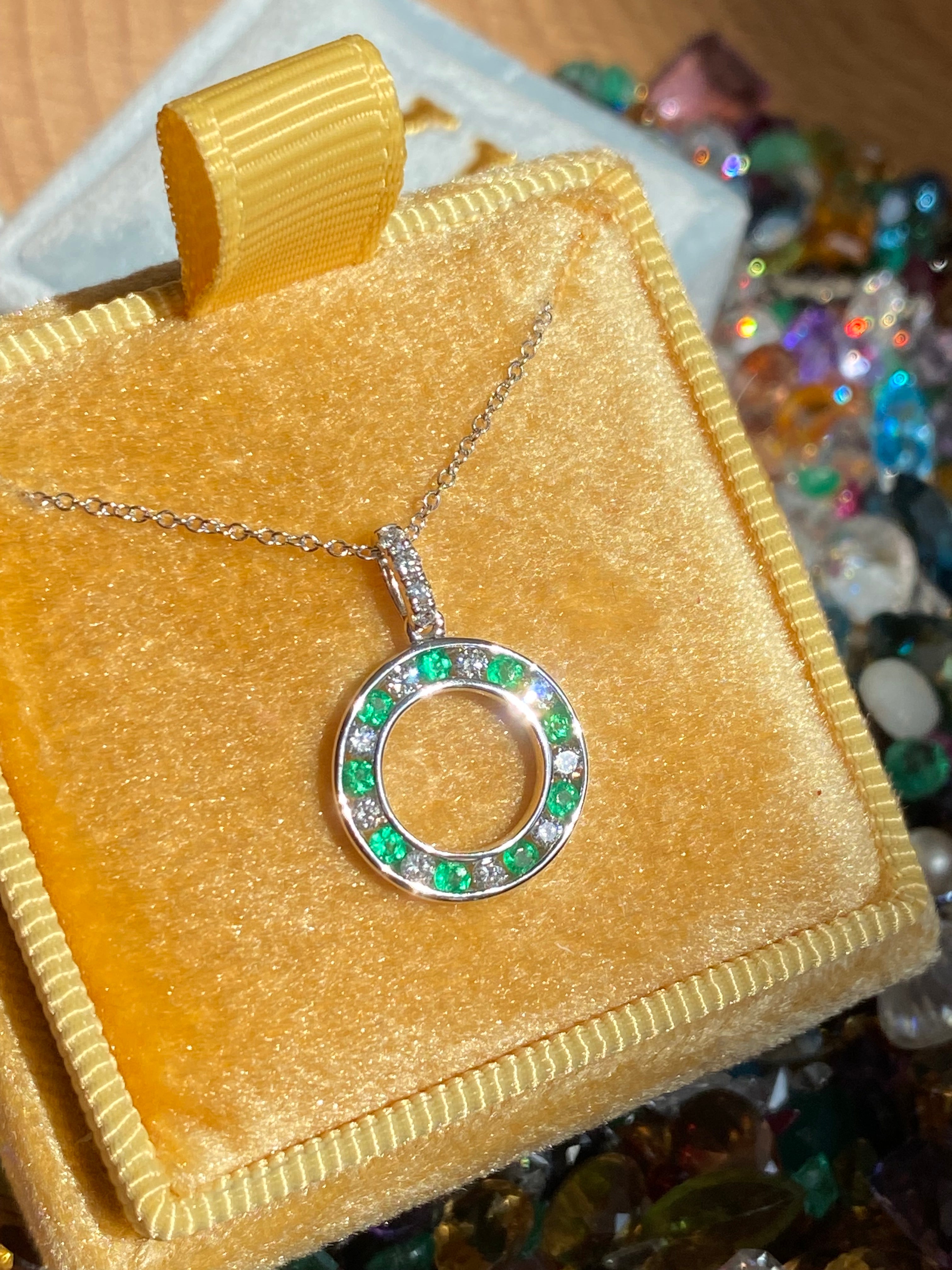 Beautiful Emerald and Natural Diamond Pendant Necklace in 18ct White Gold