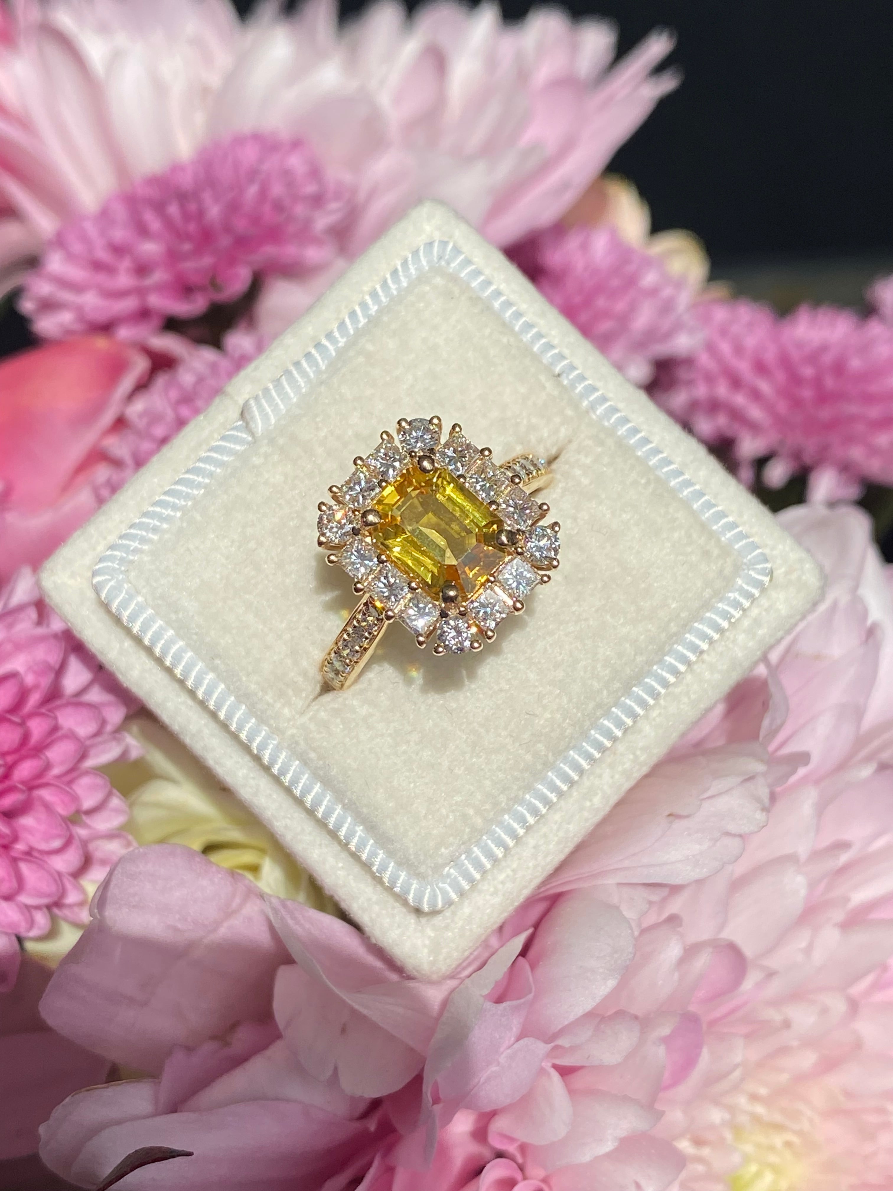 1.91 Carat Yellow Sapphire and 1.04 ctw Natural Diamond Ring in 18ct Yellow Gold