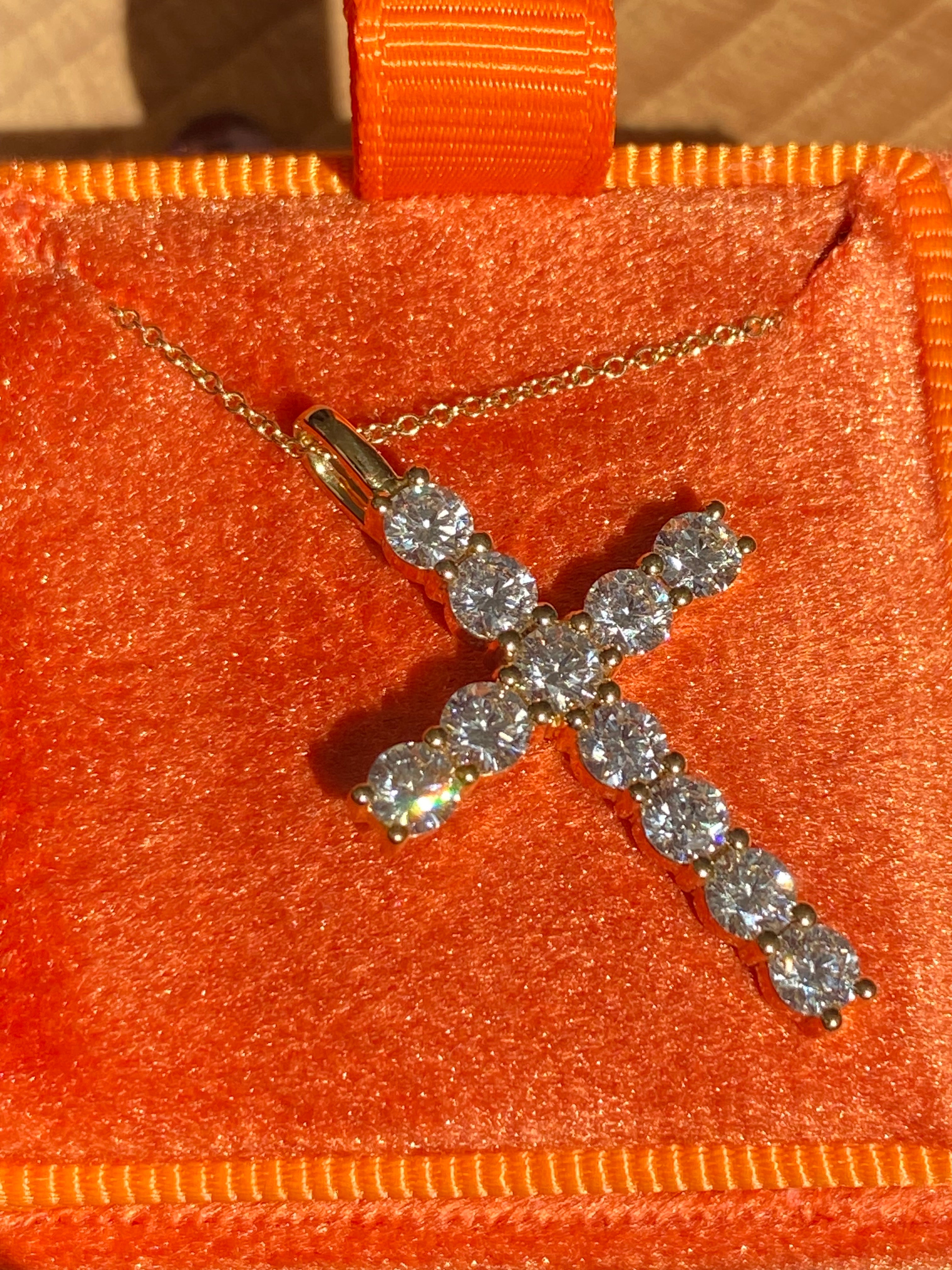 2.00 CTW Natural Diamond Cross in 18ct Yellow Gold