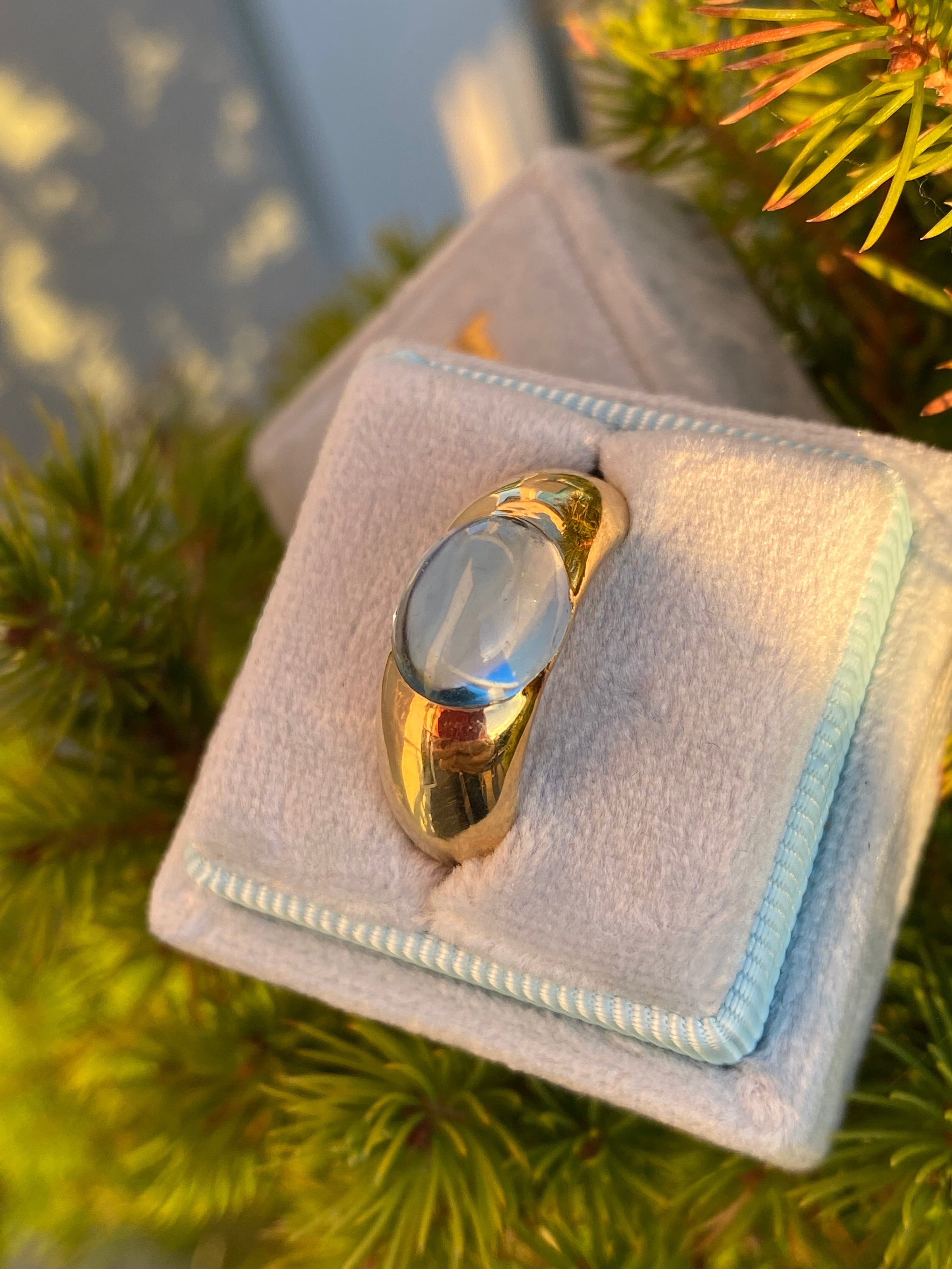 3.00 Carat East West Oval Cabochon Cut Aquamarine Vintage Solitaire Ring in 18ct Yellow Gold