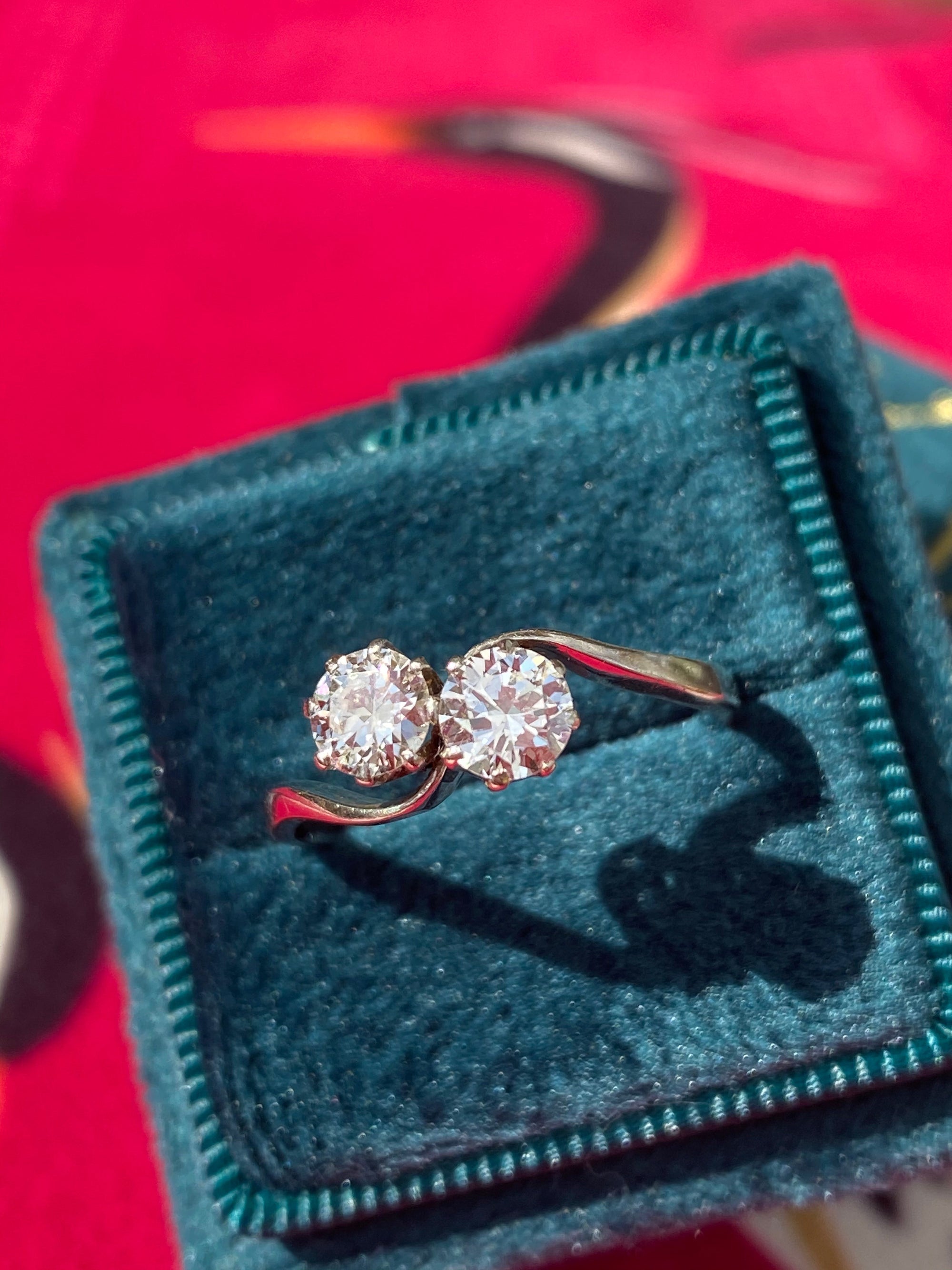 Heritage 1.00 CT + Lab Grown Diamond Toi-et-Moi Engagement Ring, at Least F Colour / VVS Clarity