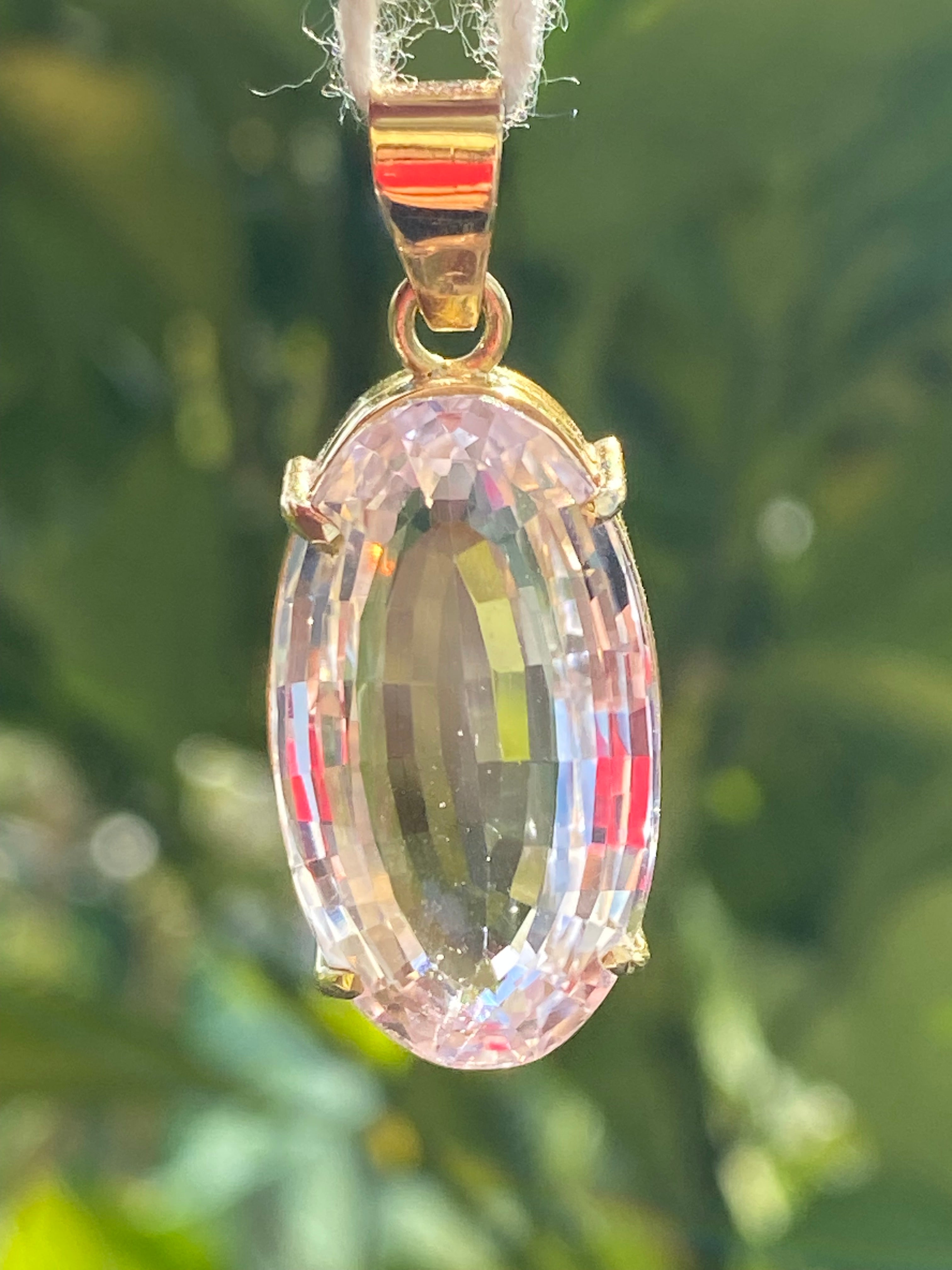 Vintage 15.00 carat Kunzite Pendant in 18ct Yellow Gold