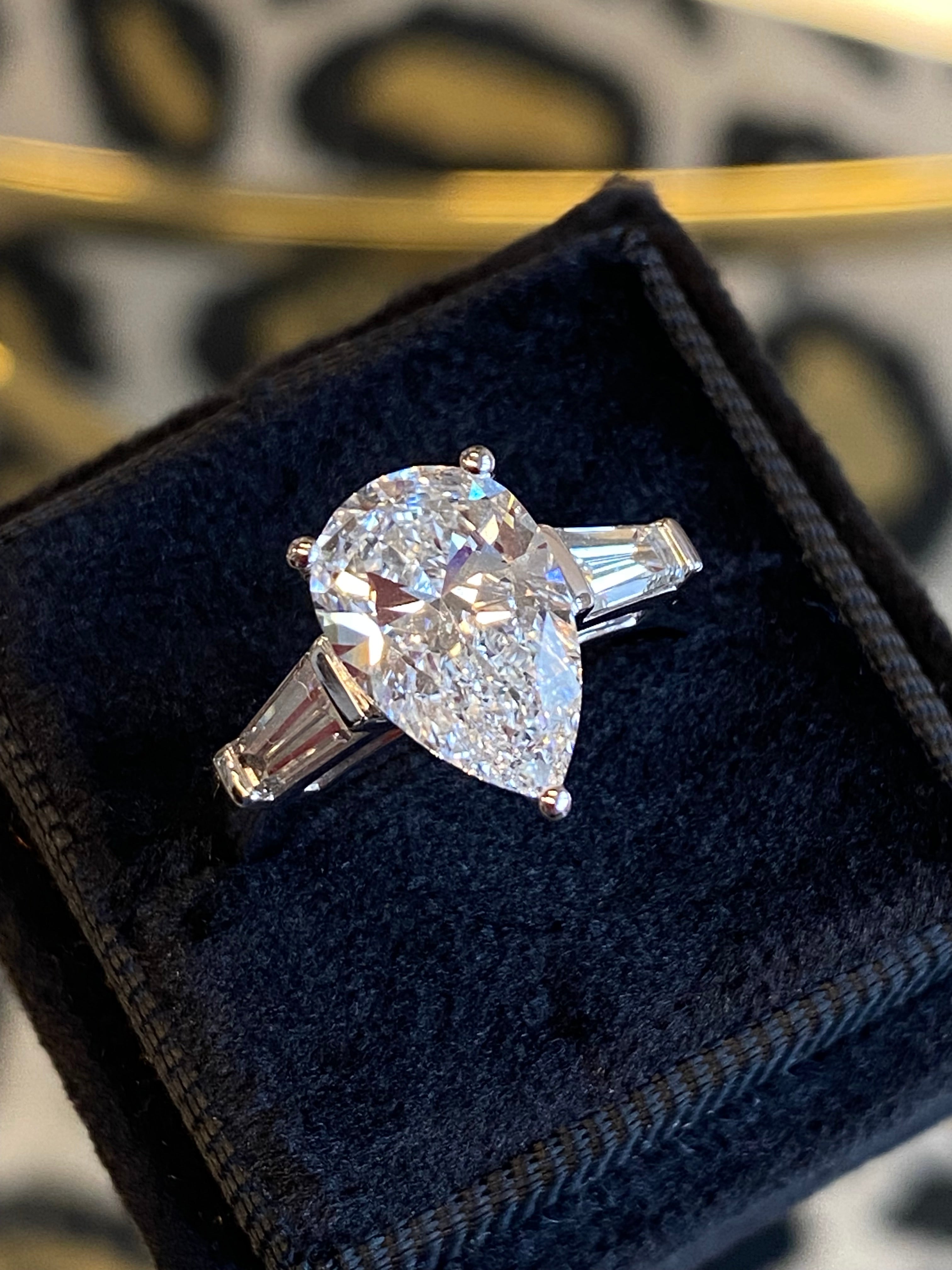 3.77 CTW Pear Cut D Colour VS1 Lab Diamond Engagement Ring in Platinum