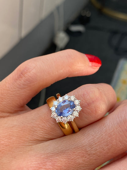 1.35 Carat Cornflower Sapphire and Natural Diamond Ring in Platinum and 18ct Yellow Gold