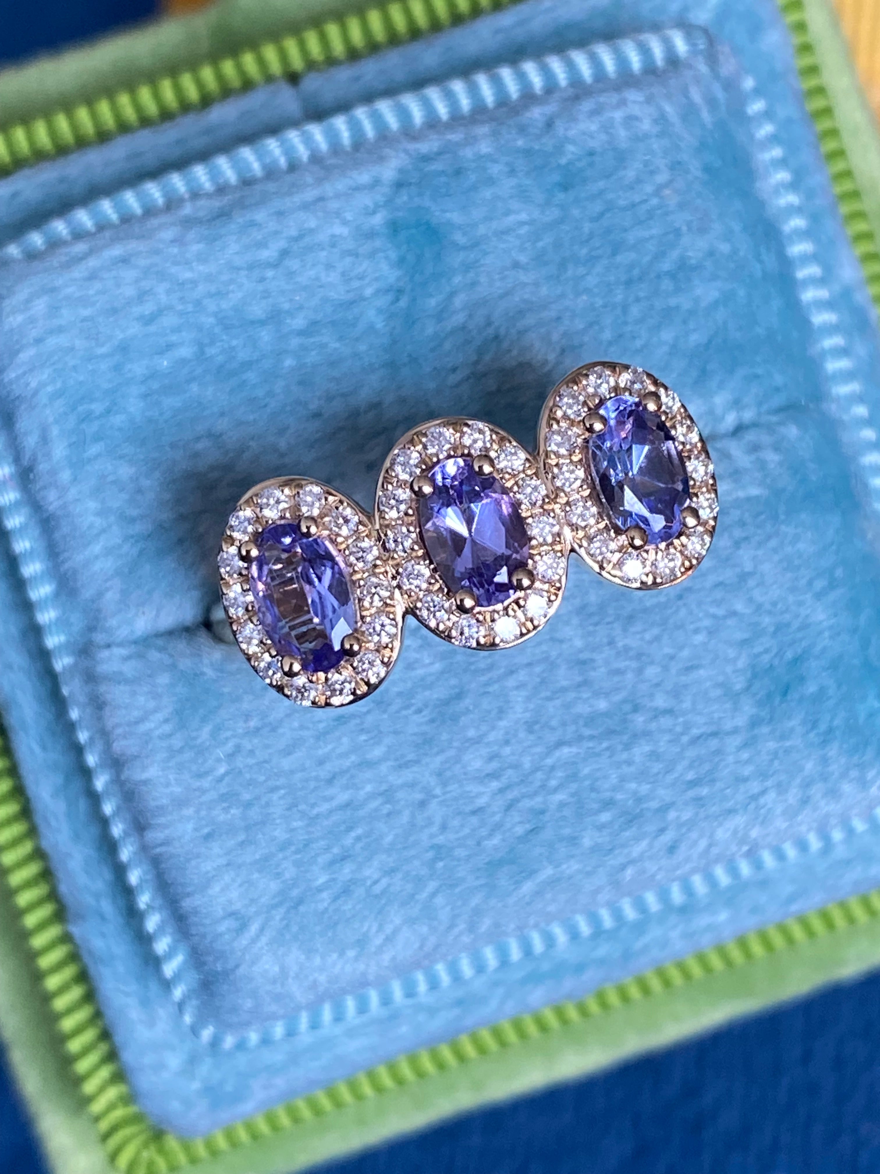 Stunning 1.11 CTW Tanzanite and Natural Diamond Ring in 9ct Yellow Gold