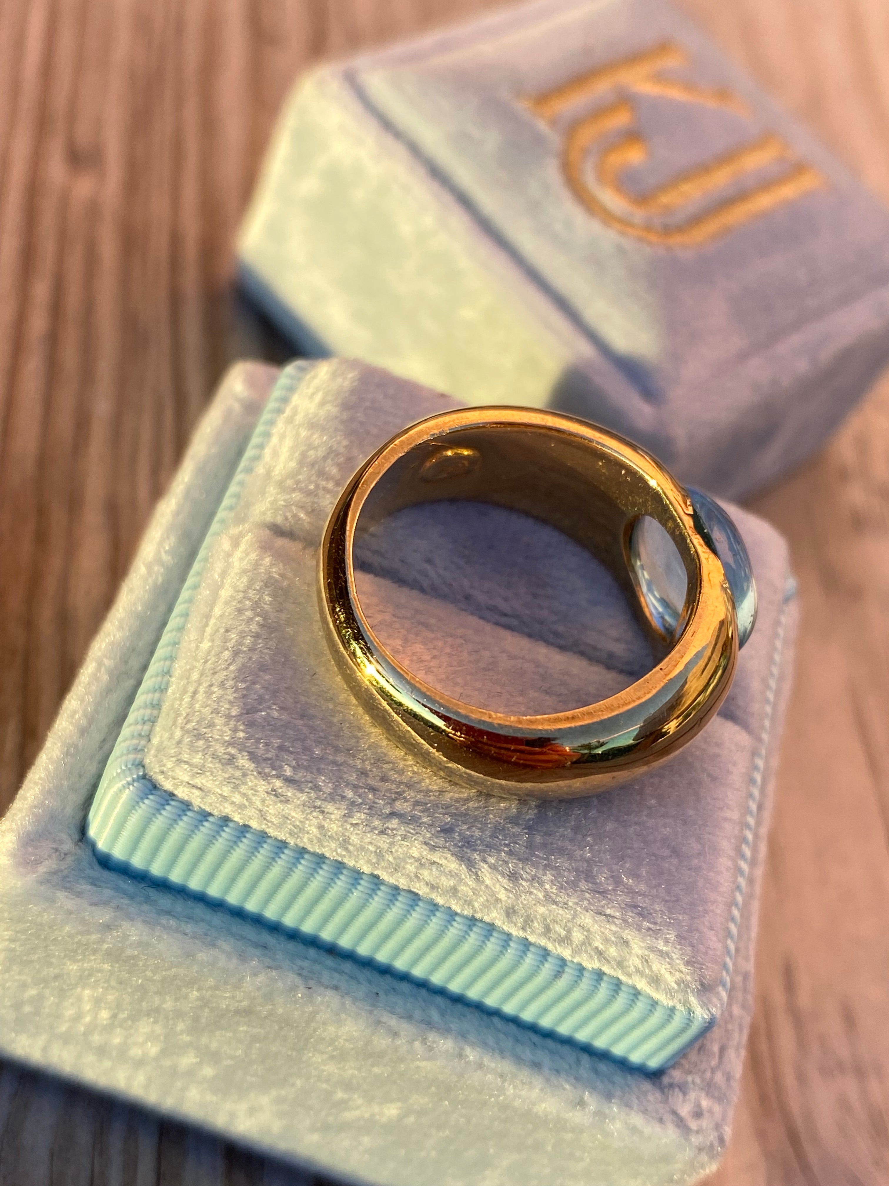 3.00 Carat East West Oval Cabochon Cut Aquamarine Vintage Solitaire Ring in 18ct Yellow Gold