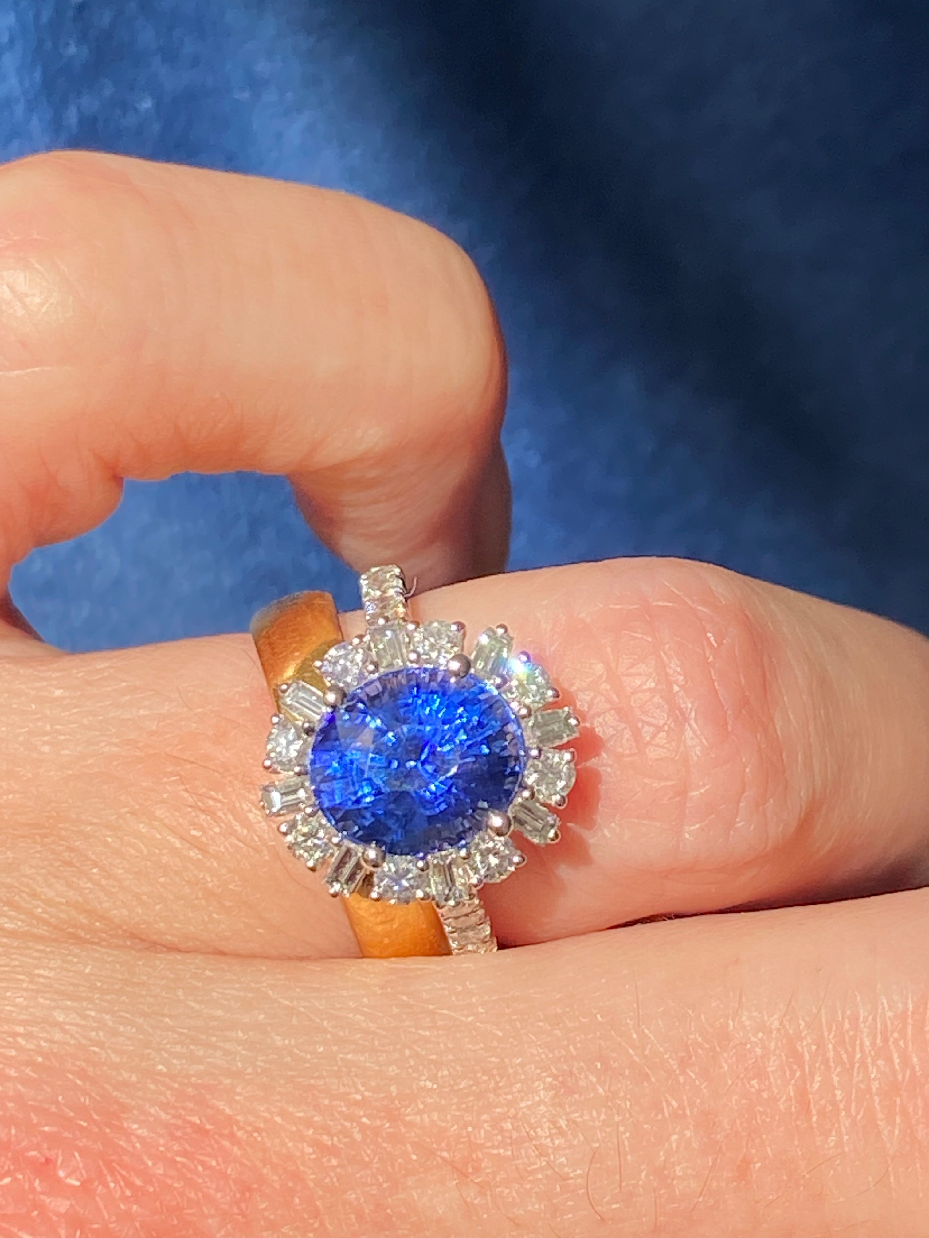 3.72 Carat Blue Ceylon Sapphire and 0.91ctw Natural Diamond Halo Ring in Platinum