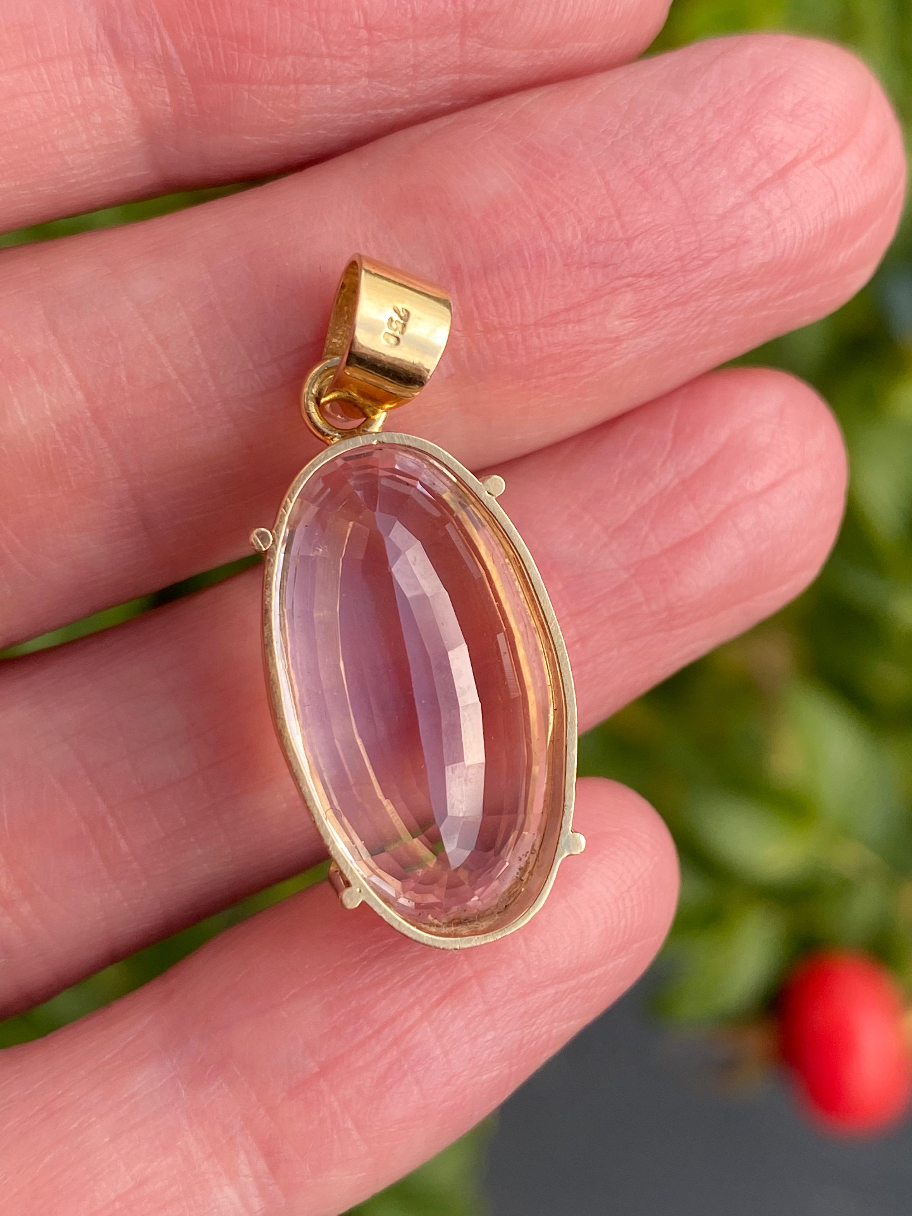 Vintage 15.00 carat Kunzite Pendant in 18ct Yellow Gold