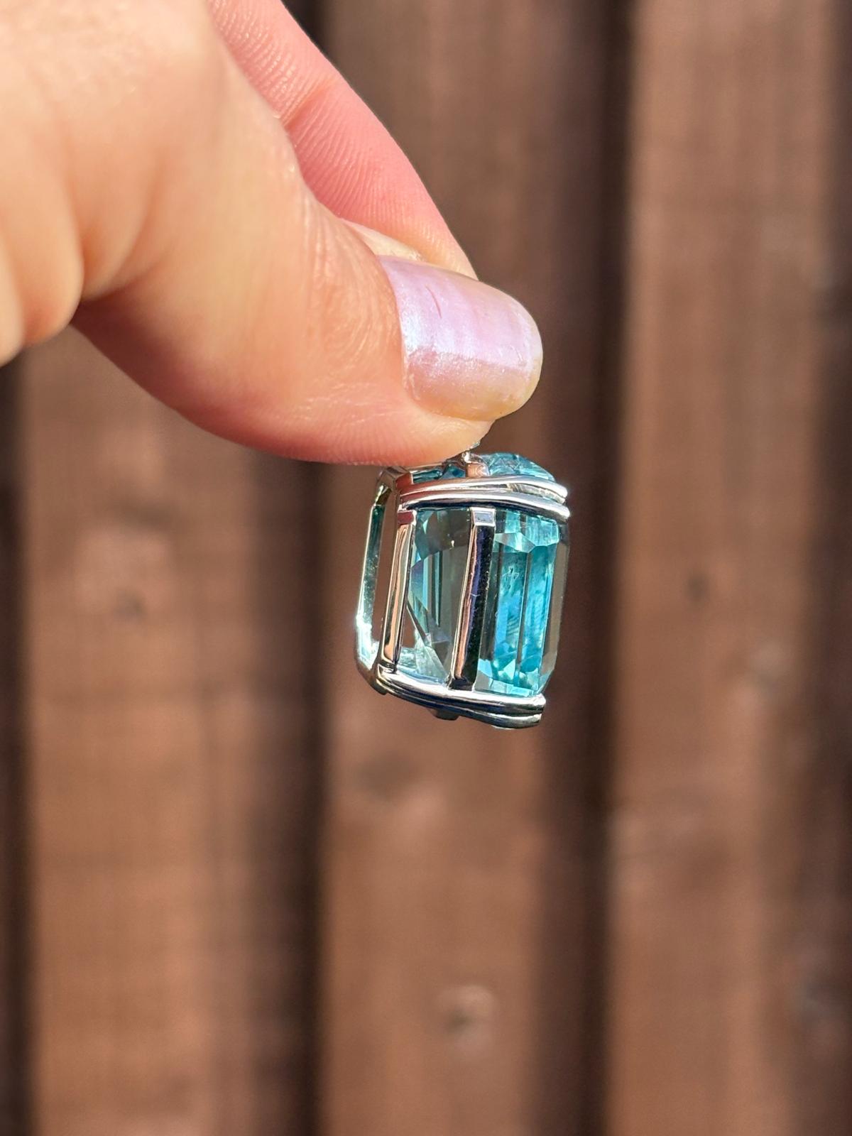 Certified 31.86 Carat Aquamarine Pendant in Platinum