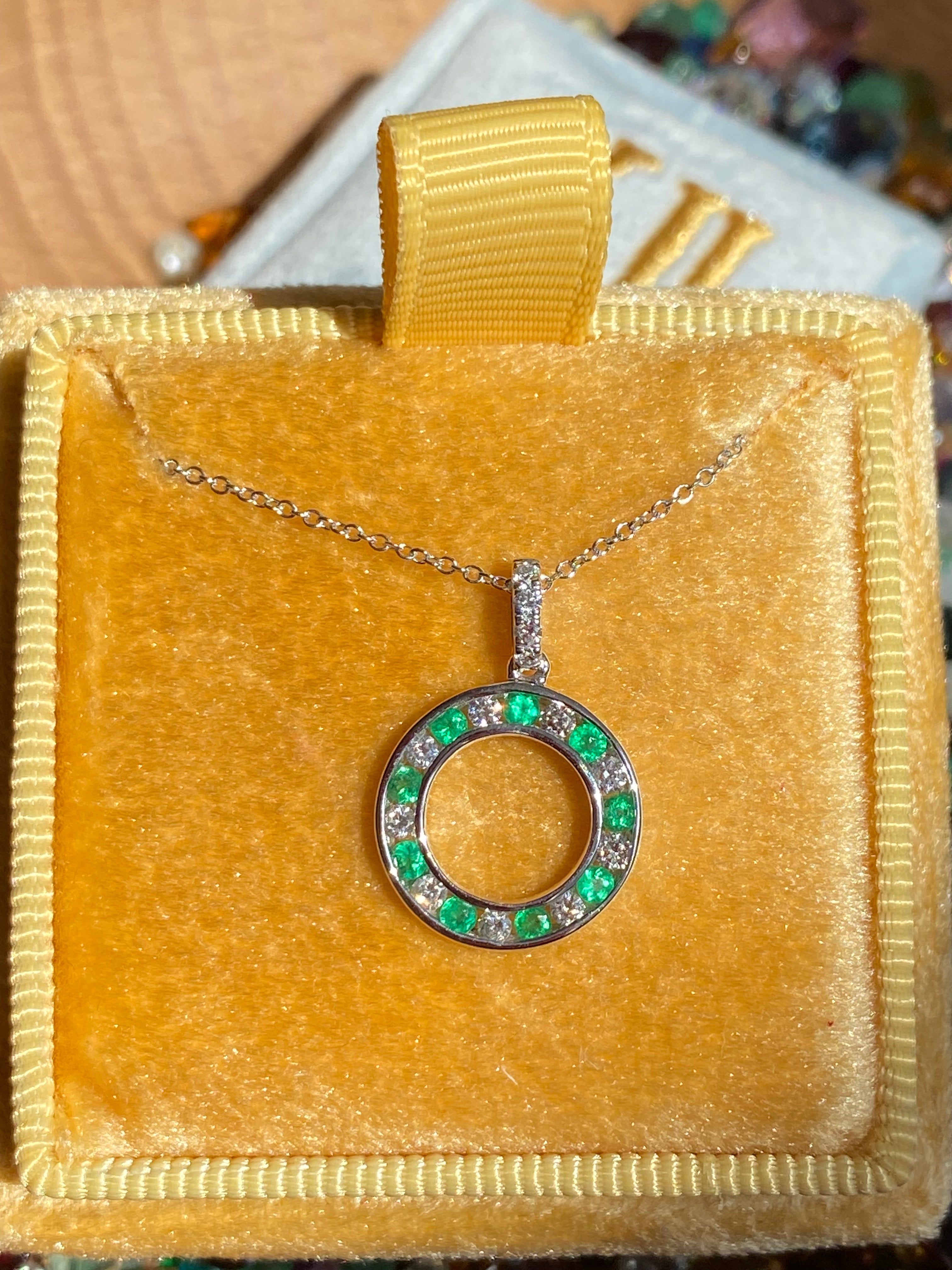 Beautiful Emerald and Natural Diamond Pendant Necklace in 18ct White Gold